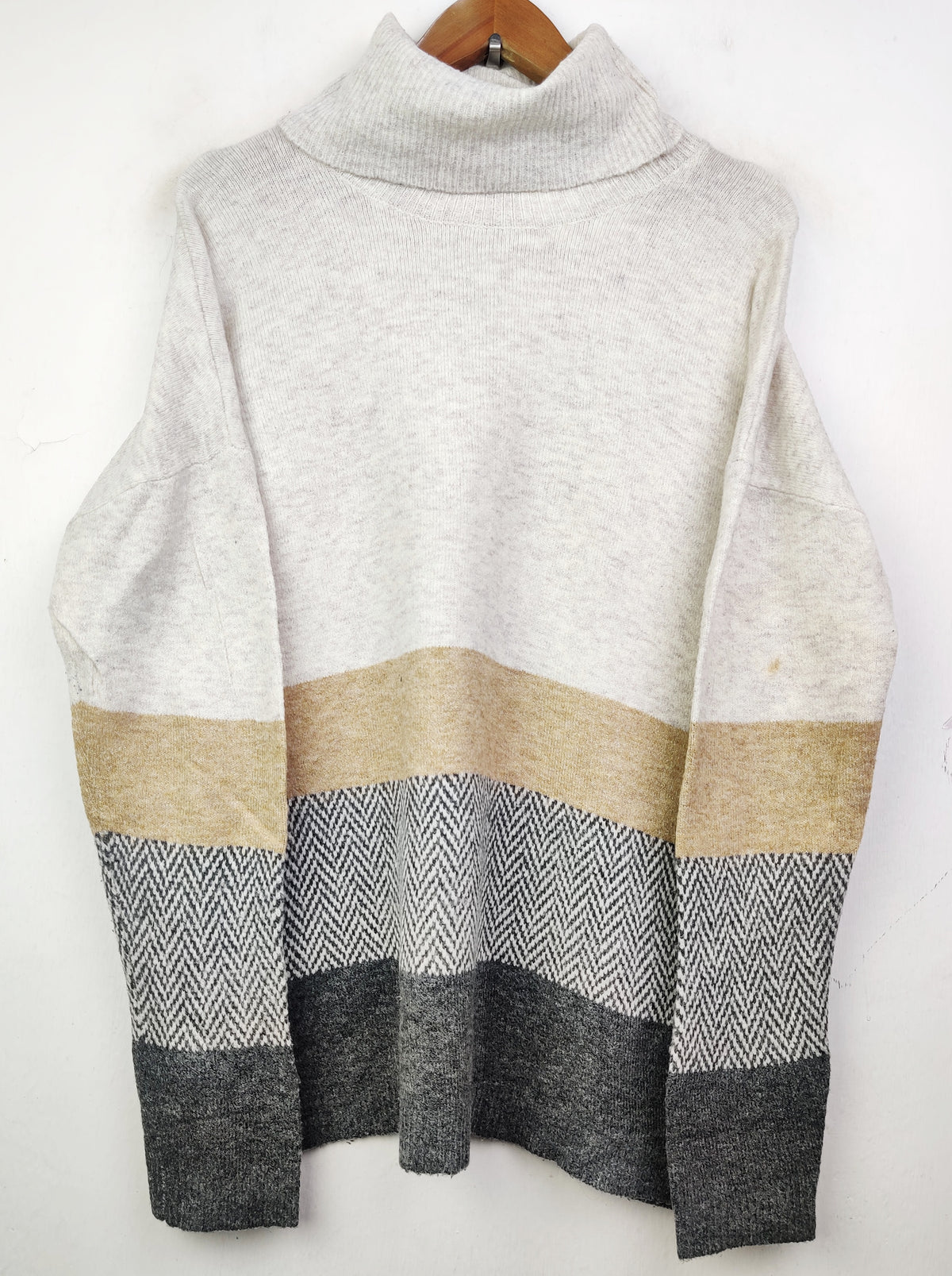 Buy online pre-used pre-loved 100% authentic & Original branded Dunnes Stores (WT-4571) available in Pakistan. Top international brands avilable.
