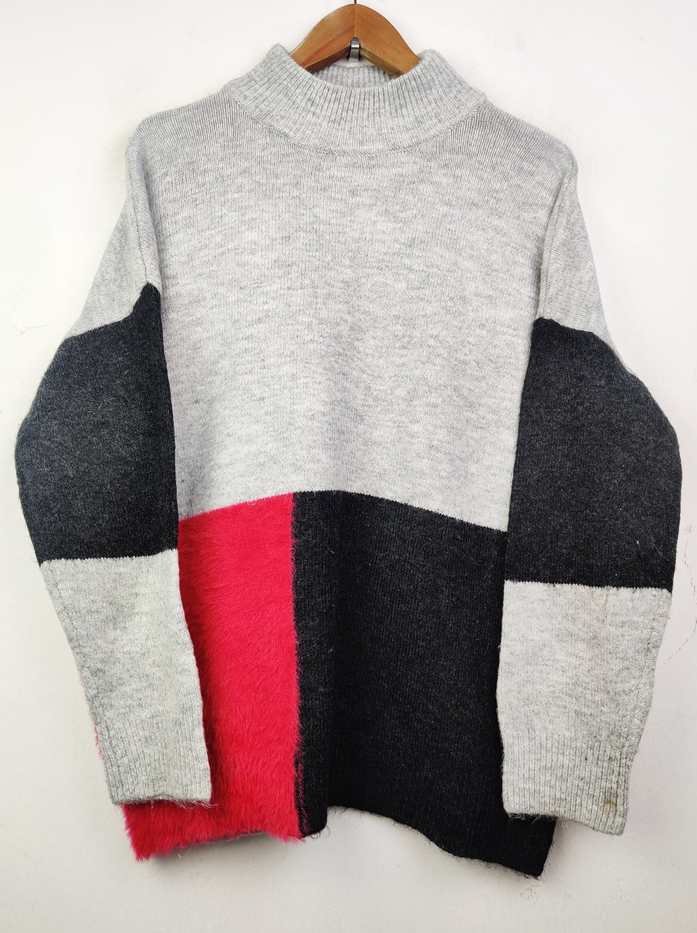 Buy online pre-used pre-loved 100% authentic & Original branded Dunnes (WT-4575) available in Pakistan. Top international brands avilable.