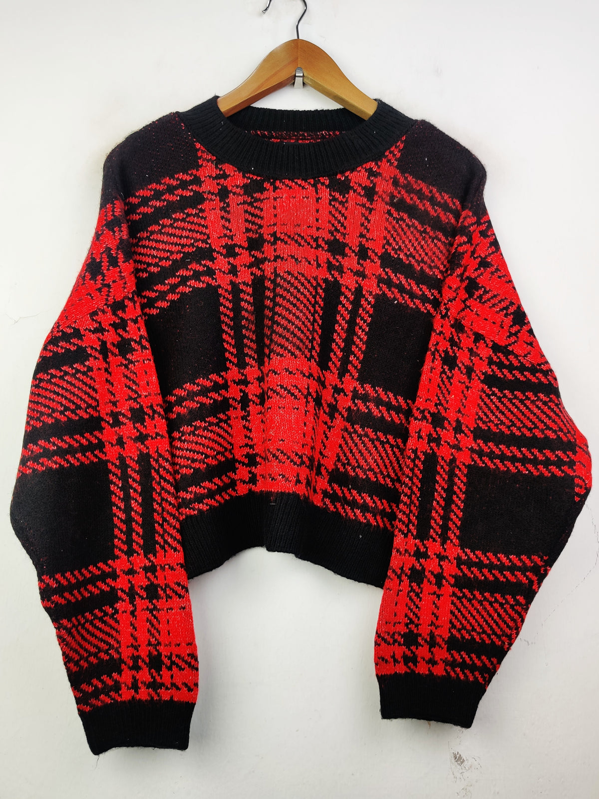 Buy online pre-used pre-loved 100% authentic & Original branded Stradivarius (WT-4582) available in Pakistan. Top international brands avilable.