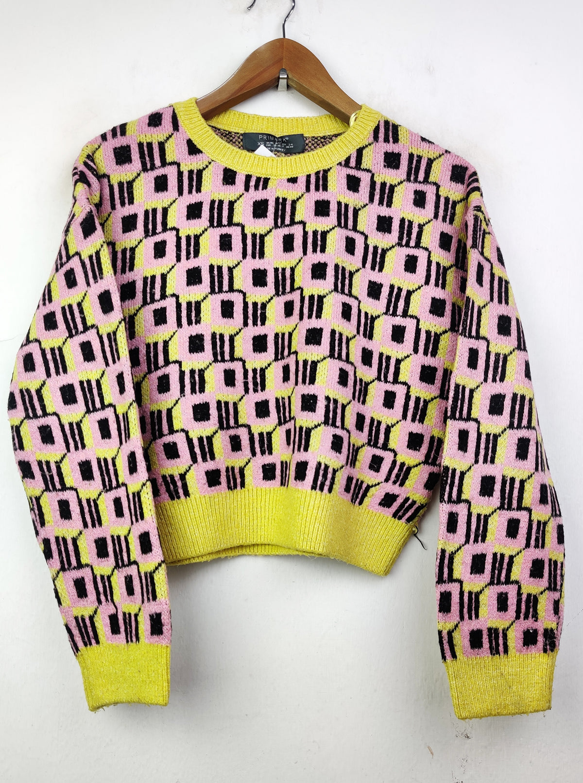 Buy online pre-used pre-loved 100% authentic & Original branded Primark (WT-4621) available in Pakistan. Top international brands avilable.