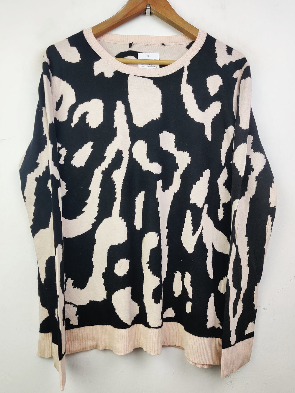 Buy online pre-used pre-loved 100% authentic & Original branded Unknown Brand (WT-4627) available in Pakistan. Top international brands avilable.