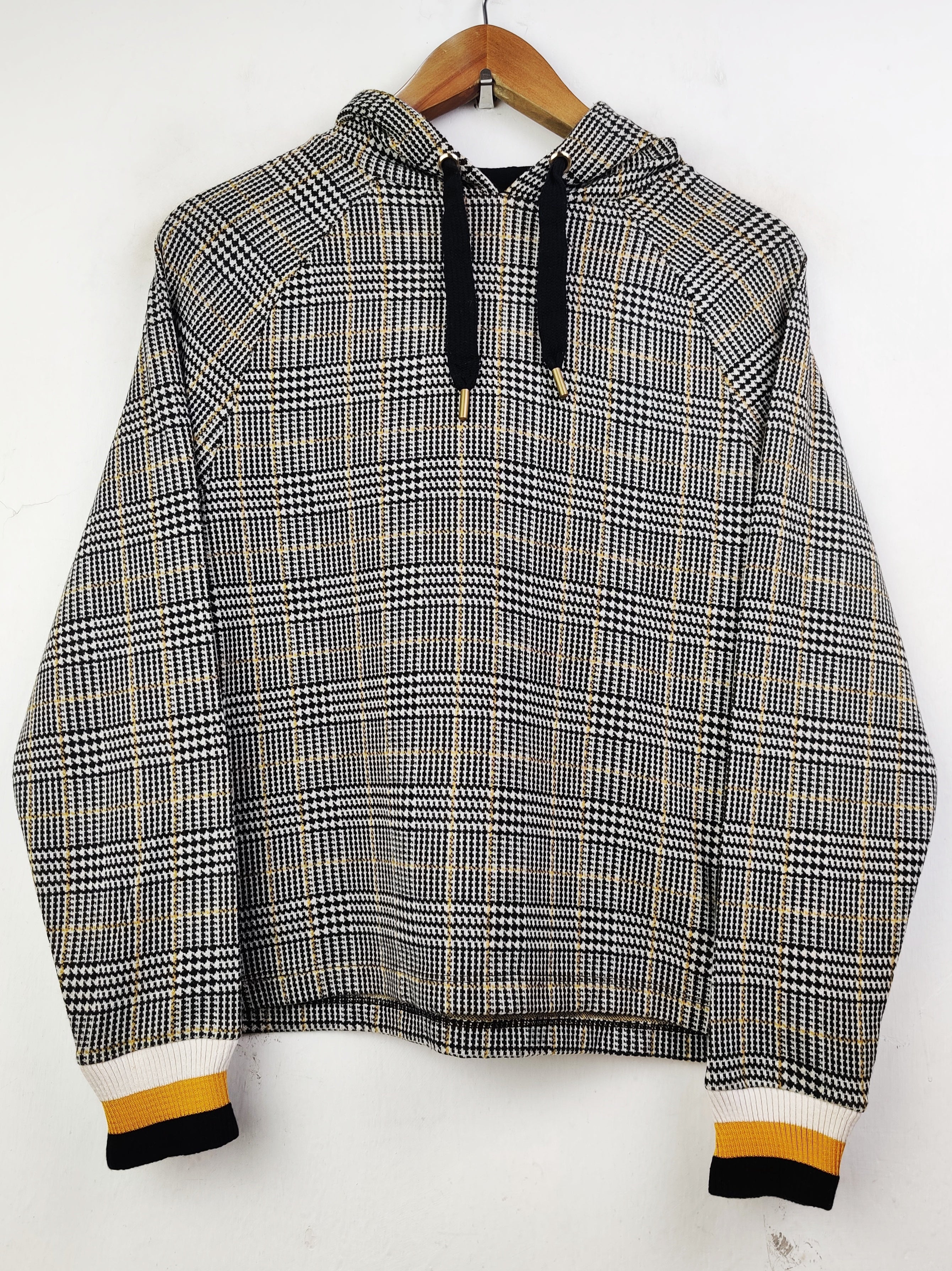 Buy online pre-used pre-loved 100% authentic & Original branded River Island (WT-4637) available in Pakistan. Top international brands avilable.