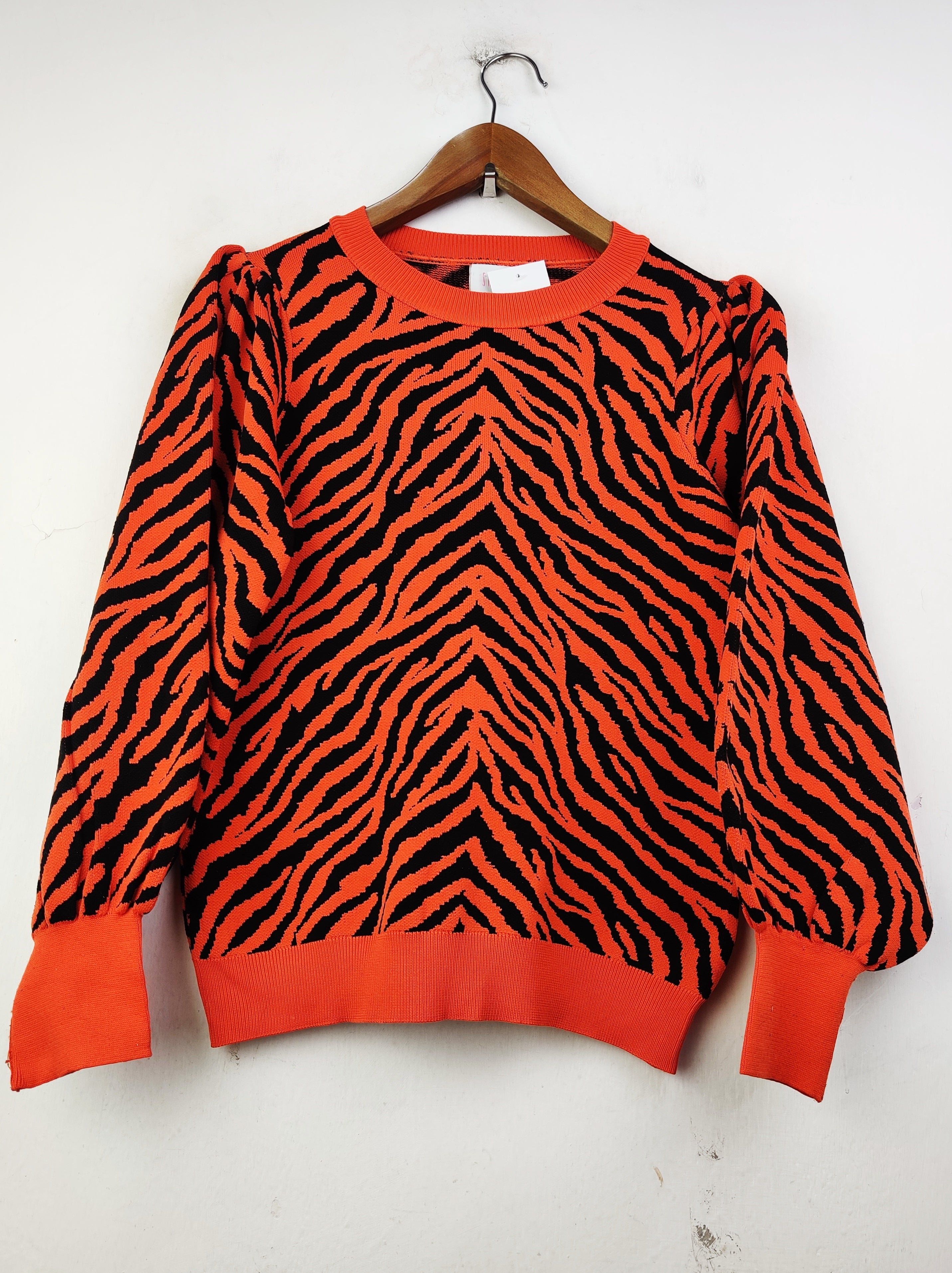 Buy online pre-used pre-loved 100% authentic & Original branded Savida (WT-4646) available in Pakistan. Top international brands avilable.