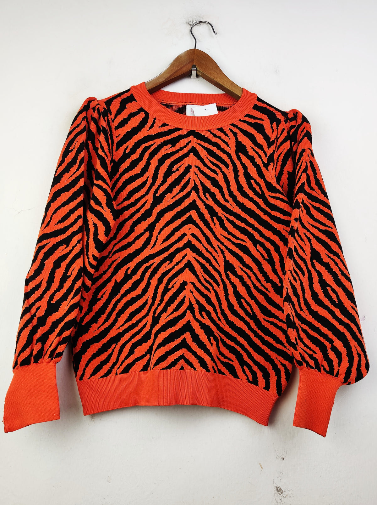 Buy online pre-used pre-loved 100% authentic & Original branded Savida (WT-4646) available in Pakistan. Top international brands avilable.