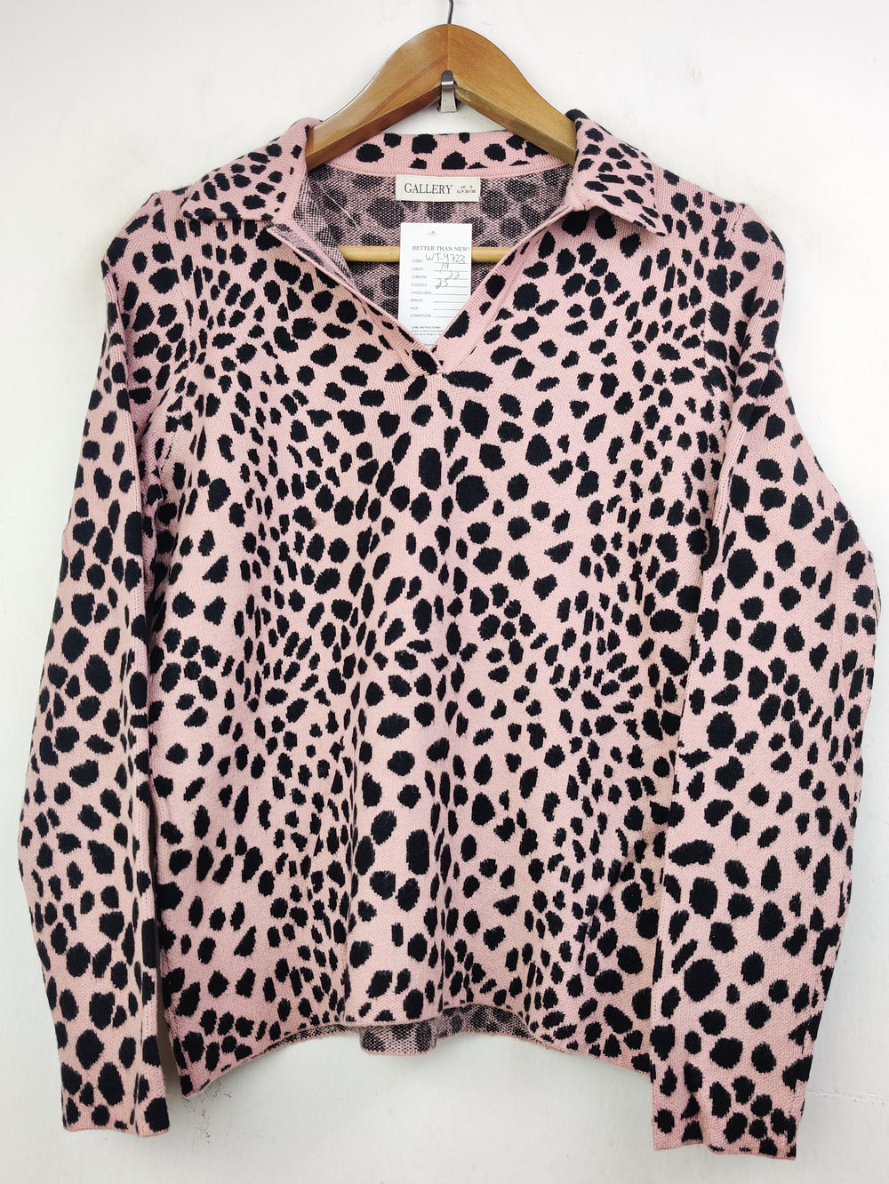 Buy online pre-used pre-loved 100% authentic & Original branded Gallery (WT-4723) available in Pakistan. Top international brands avilable.