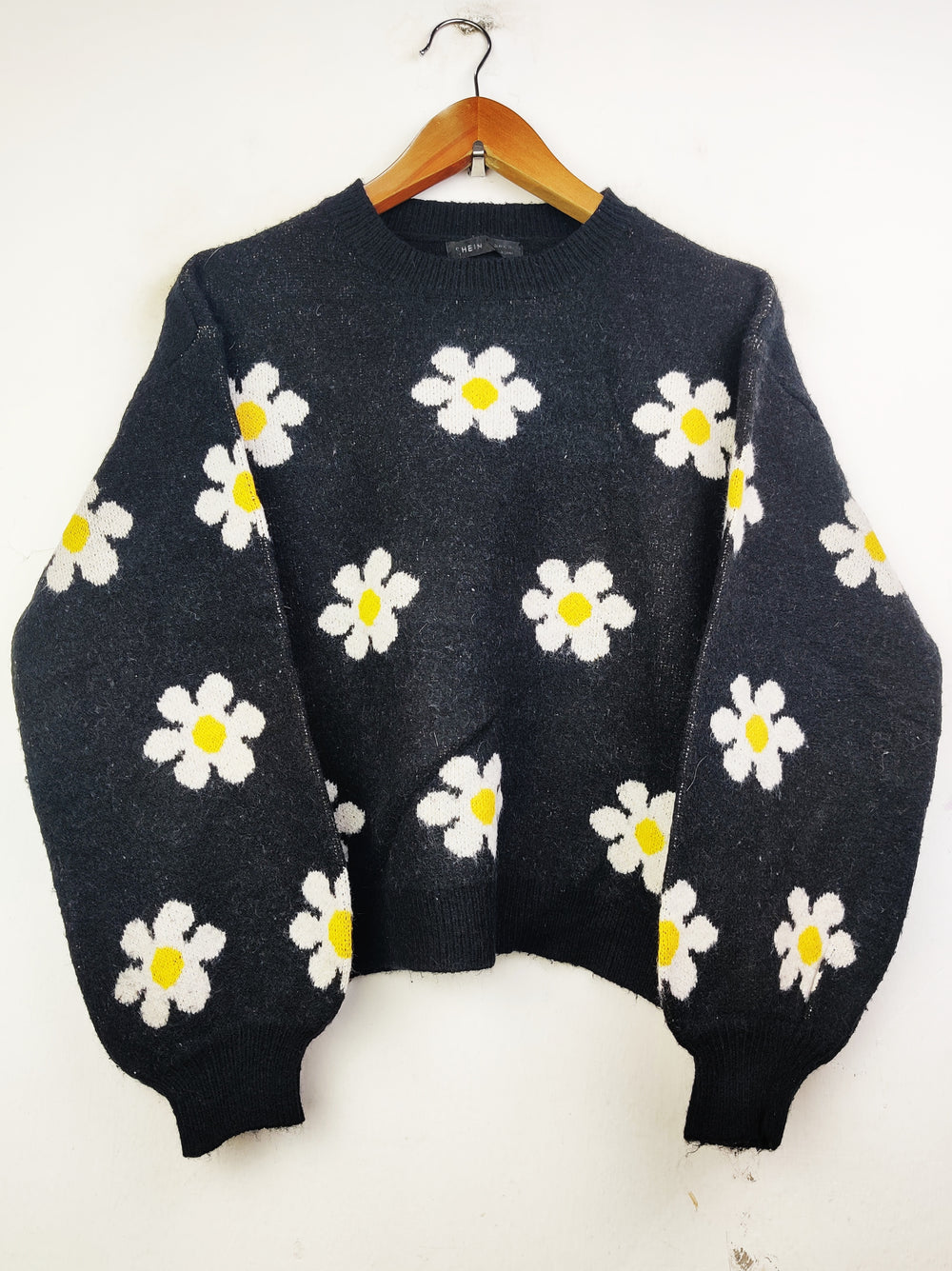 Buy online pre-used pre-loved 100% authentic & Original branded Shein (WT-4727) available in Pakistan. Top international brands avilable.