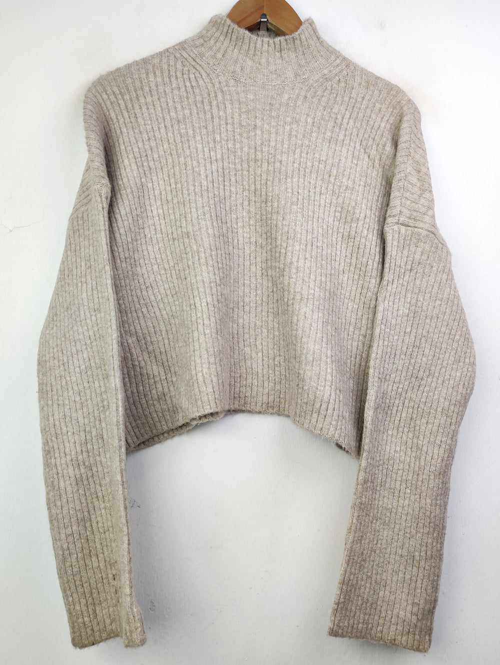 Buy online pre-used pre-loved 100% authentic & Original branded Bershka (WT-4737) available in Pakistan. Top international brands avilable.