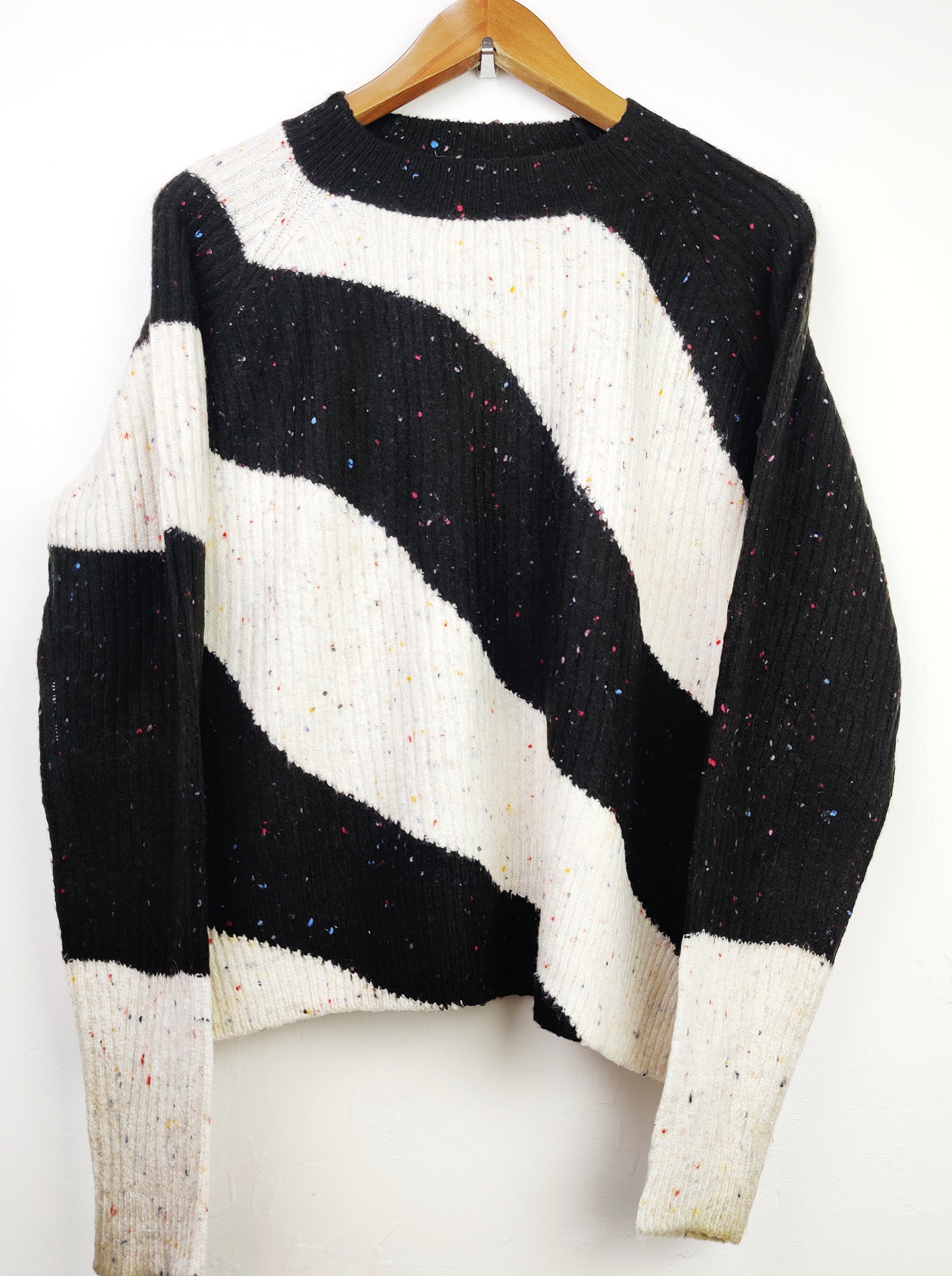 Buy online pre-used pre-loved 100% authentic & Original branded Marks & Spencer (WT-4883) available in Pakistan. Top international brands avilable.