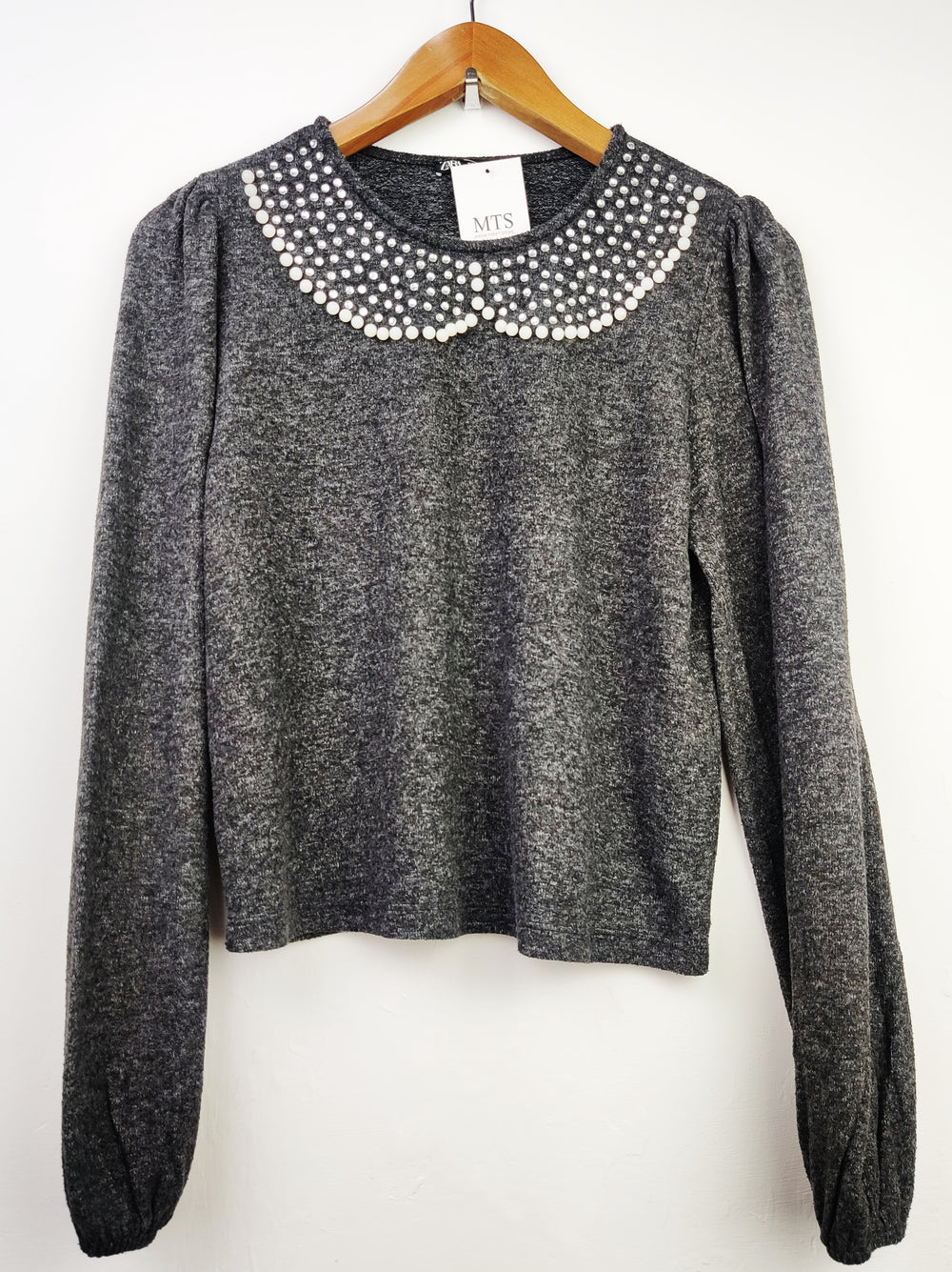 Buy online pre-used pre-loved 100% authentic & Original branded Zara (WT-4889) available in Pakistan. Top international brands avilable.