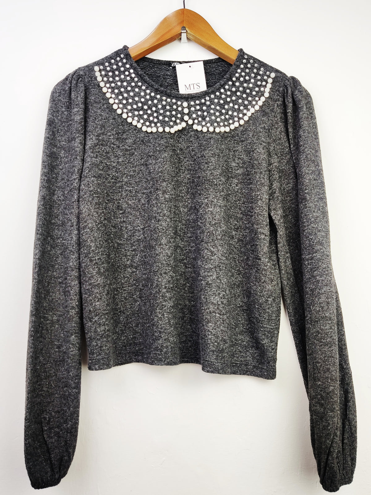 Buy online pre-used pre-loved 100% authentic & Original branded Zara (WT-4889) available in Pakistan. Top international brands avilable.
