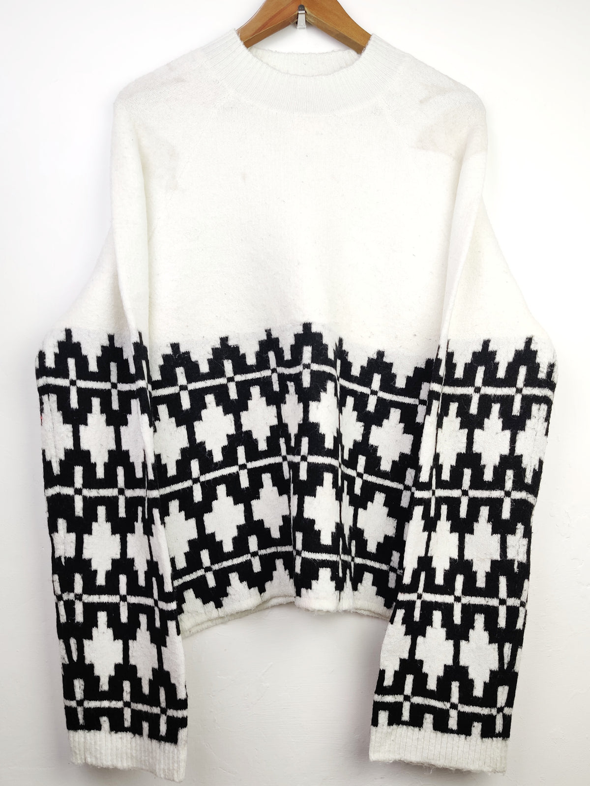 Buy online pre-used pre-loved 100% authentic & Original branded H&M (WT-4910) available in Pakistan. Top international brands avilable.