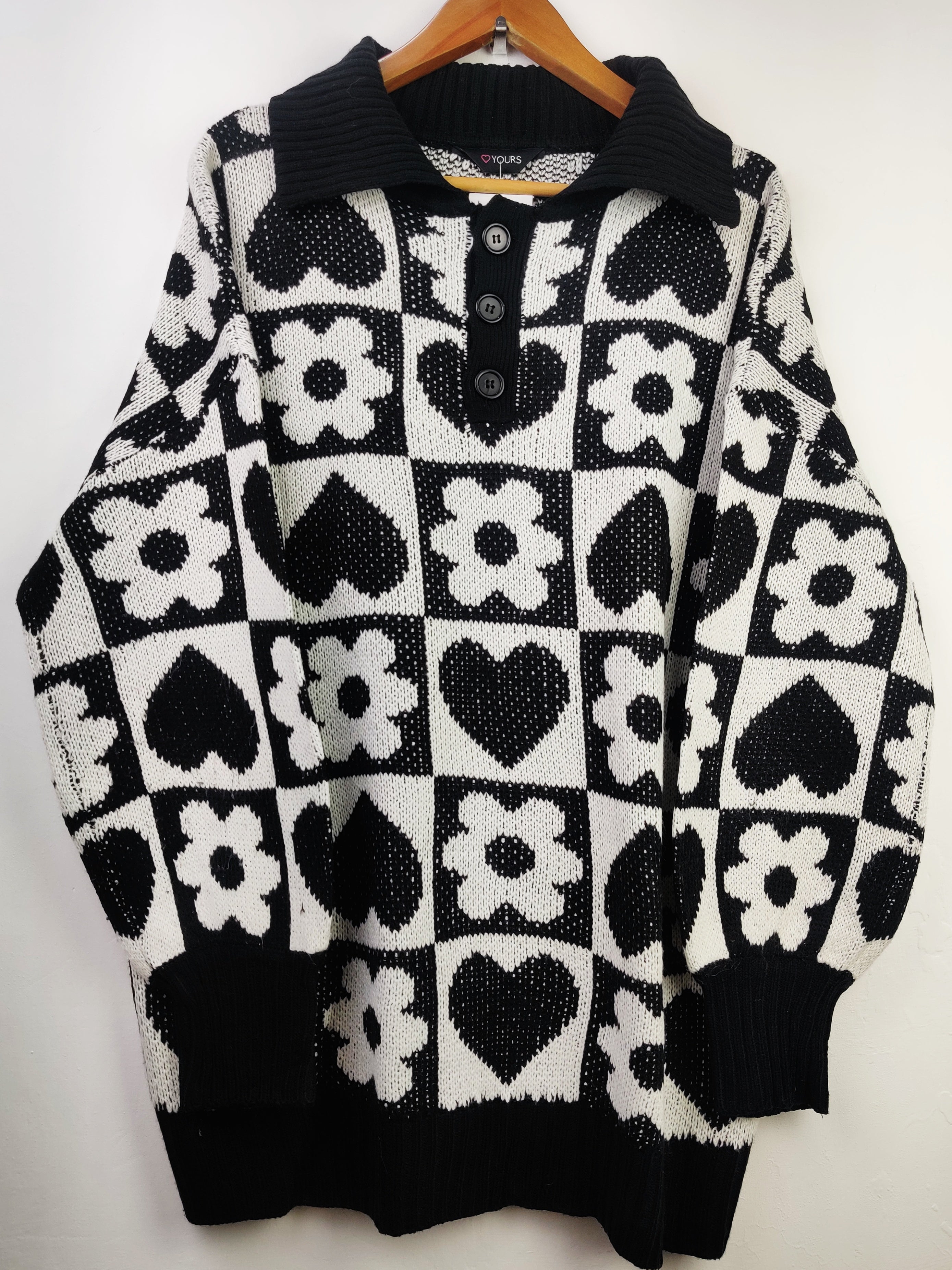 Buy online pre-used pre-loved 100% authentic & Original branded Yours (WT-4958) available in Pakistan. Top international brands avilable.