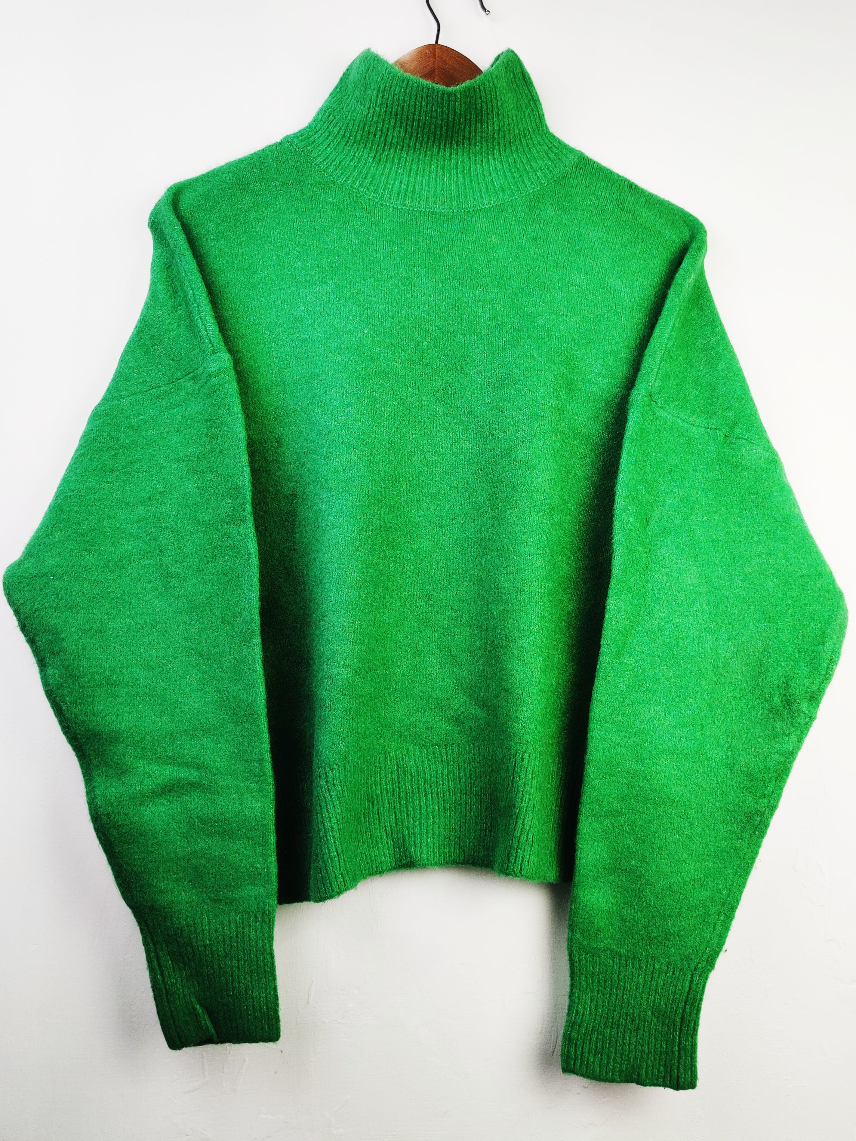 Buy online pre-used pre-loved 100% authentic & Original branded Zara (WT-4962) available in Pakistan. Top international brands avilable.