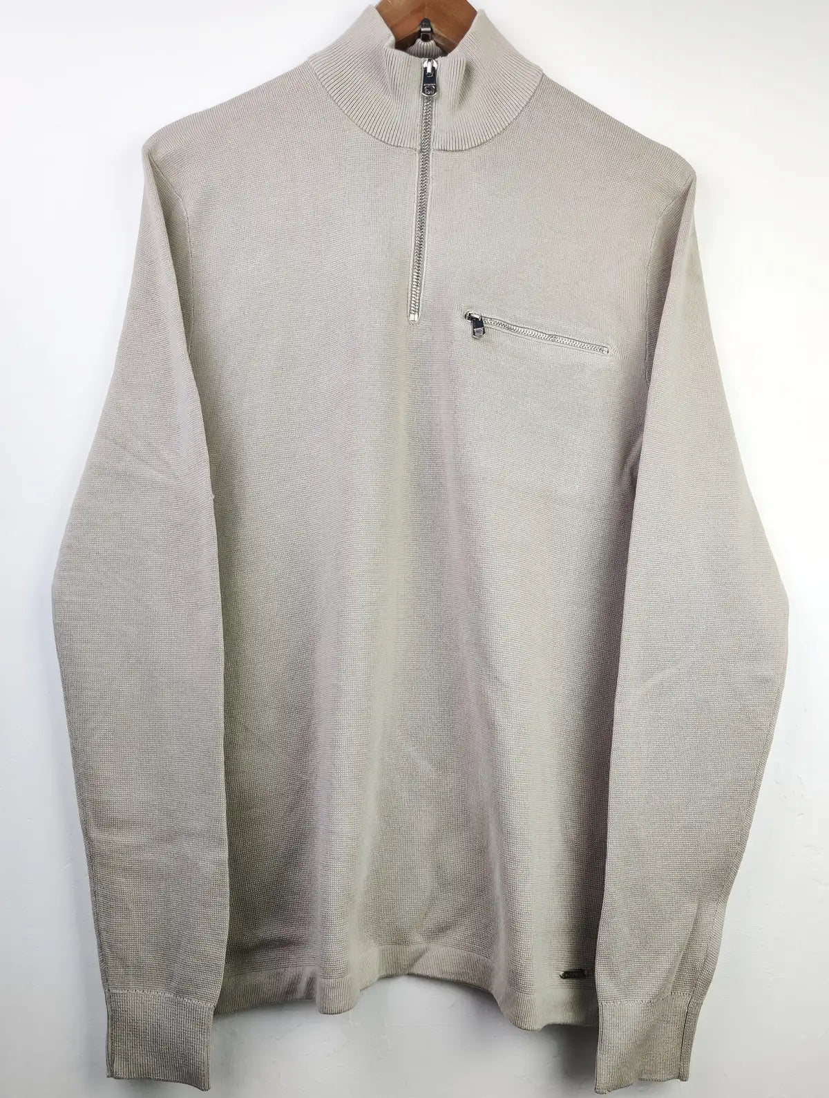 Buy online pre-used pre-loved 100% authentic & Original branded Autograph (WT-4971) available in Pakistan. Top international brands avilable.