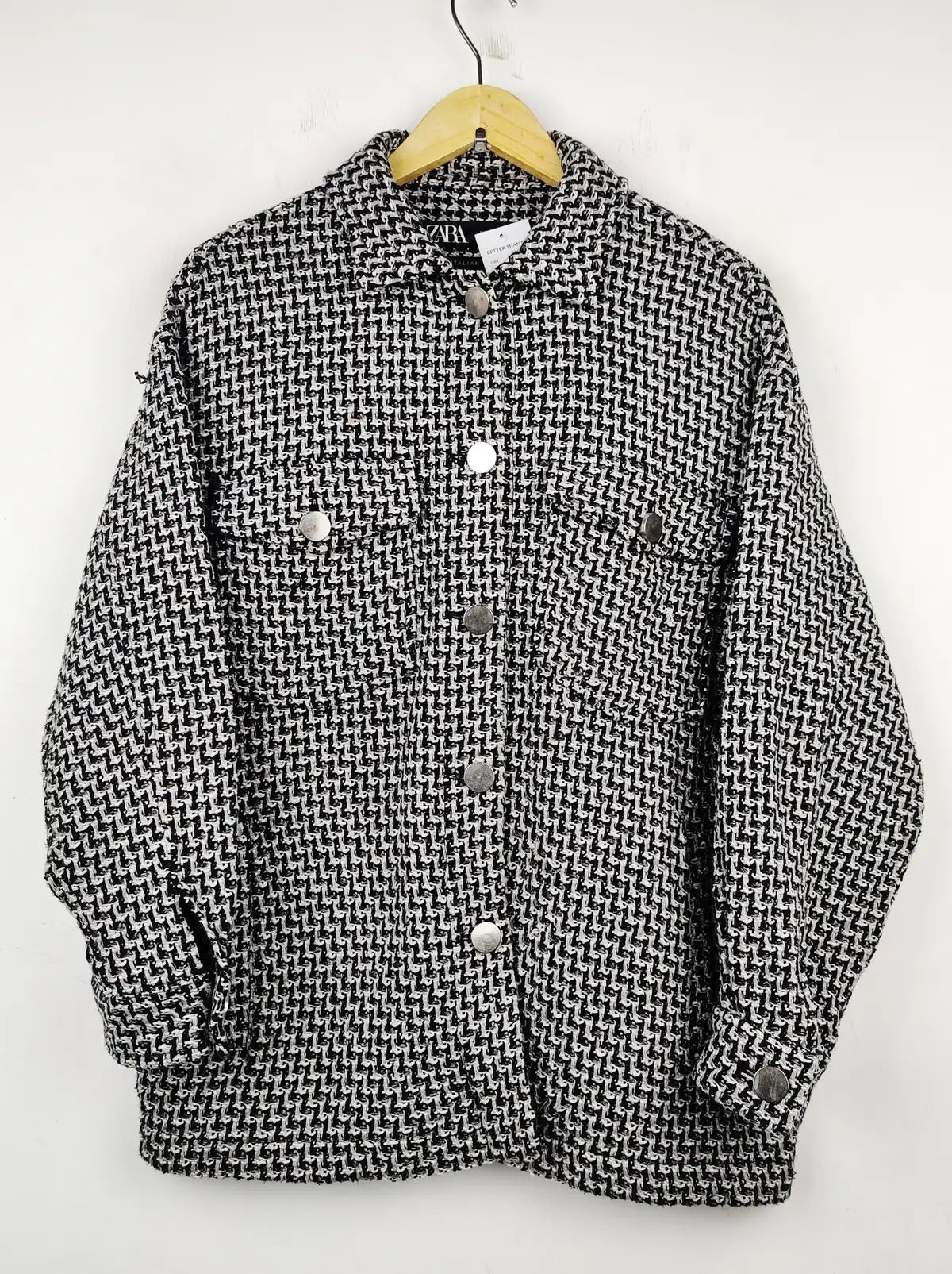 Buy online pre-used pre-loved 100% authentic & Original branded Zara (WT-5139) available in Pakistan. Top international brands avilable.