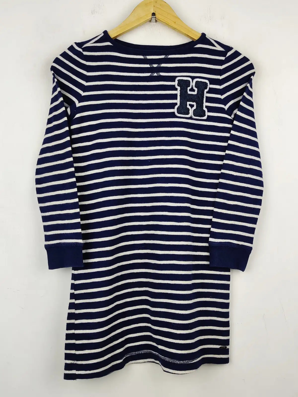 Buy online pre-used pre-loved 100% authentic & Original branded Tommy Hilfiger (WT-5144) available in Pakistan. Top international brands avilable.