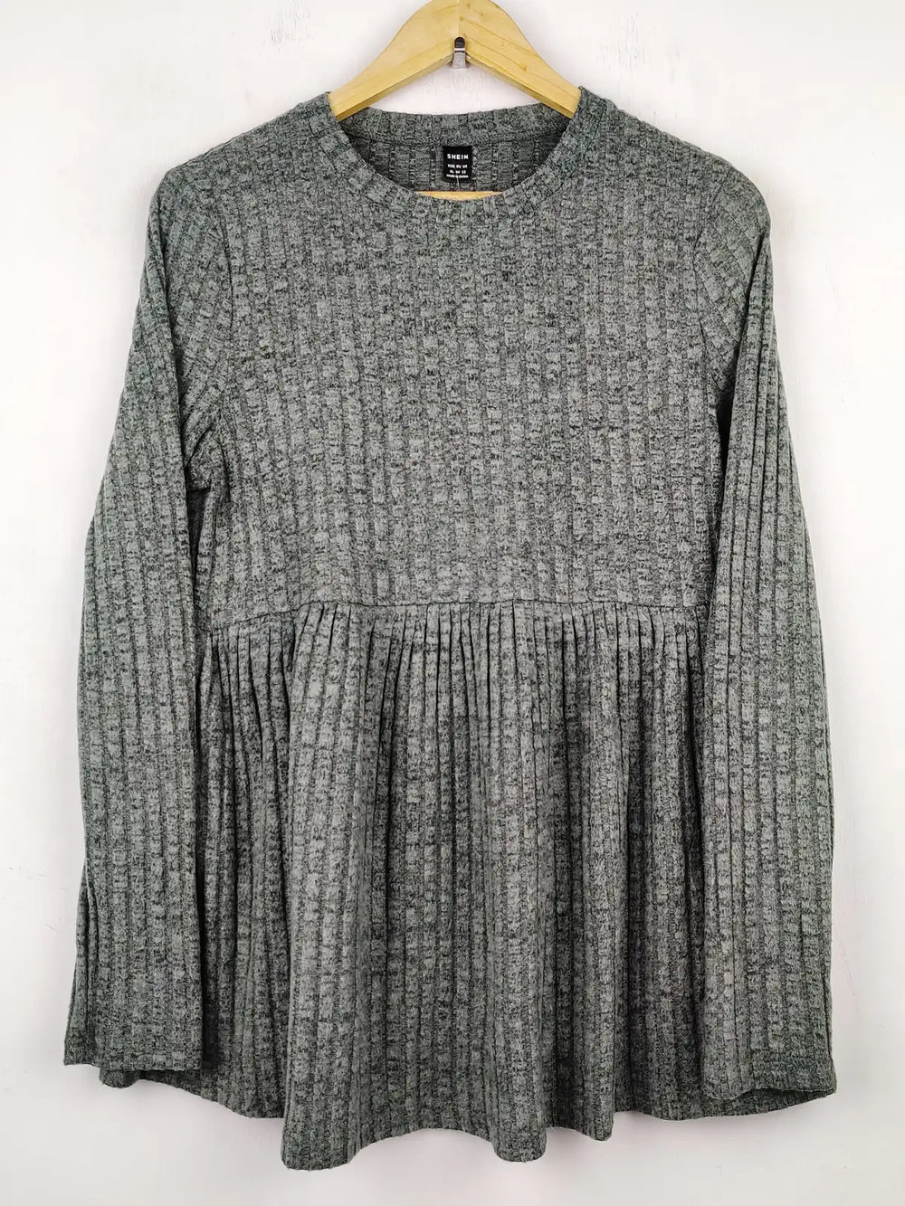 Buy online pre-used pre-loved 100% authentic & Original branded Shein (WT-5145) available in Pakistan. Top international brands avilable.