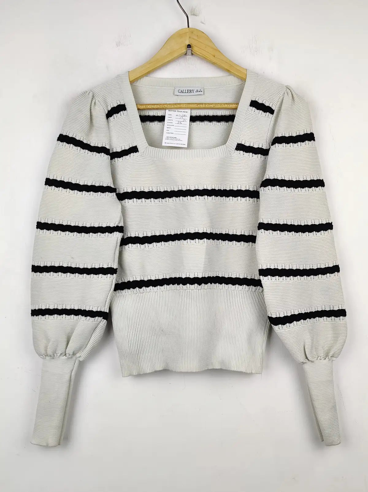 Buy online pre-used pre-loved 100% authentic & Original branded Gallery (WT-5164) available in Pakistan. Top international brands avilable.