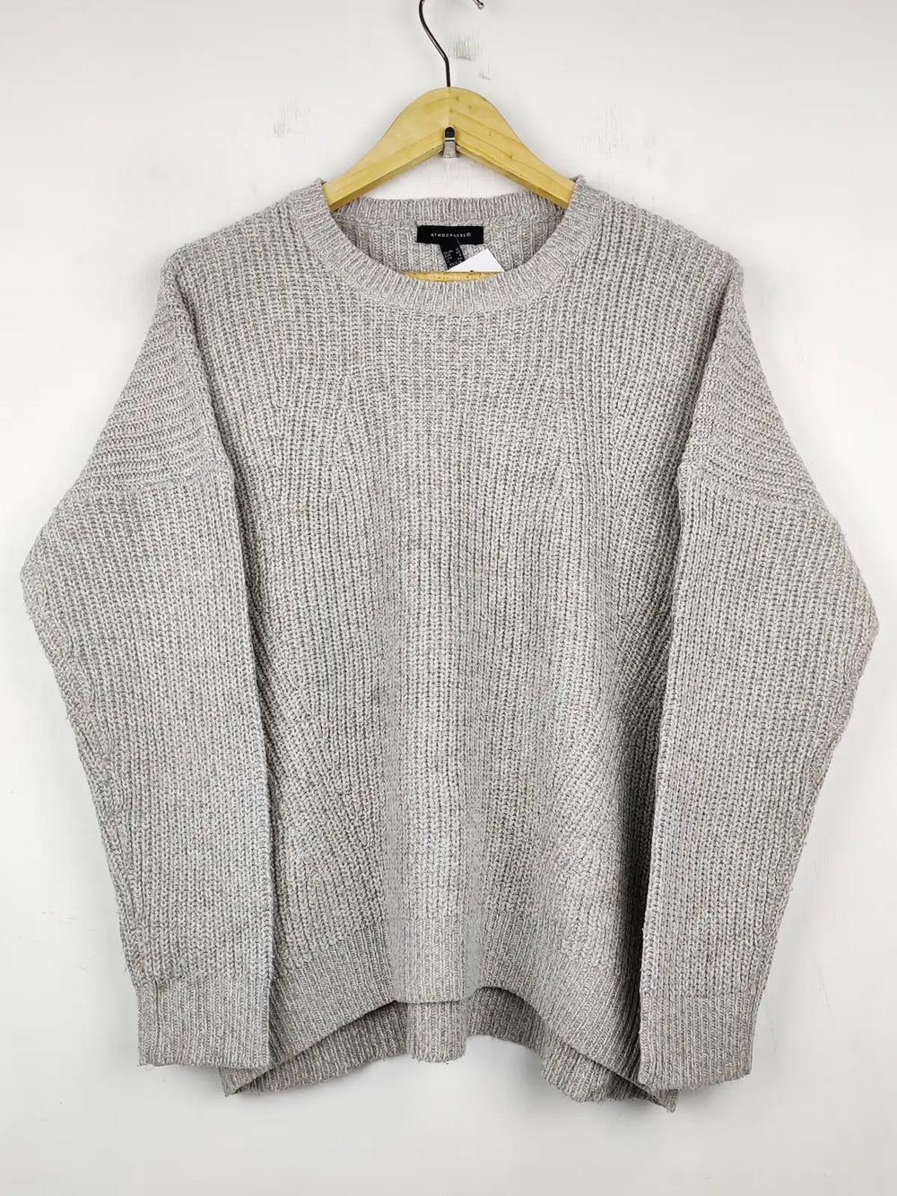 Buy online pre-used pre-loved 100% authentic & Original branded Atmosphere (WT-5197) available in Pakistan. Top international brands avilable.