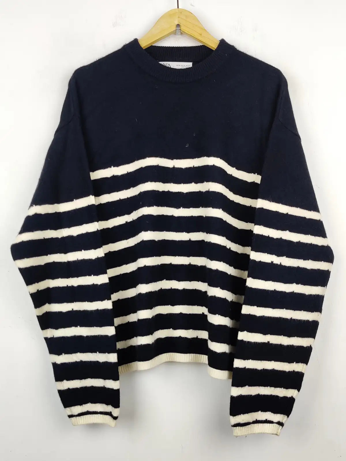 Buy online pre-used pre-loved 100% authentic & Original branded Zara (WT-5258) available in Pakistan. Top international brands avilable.