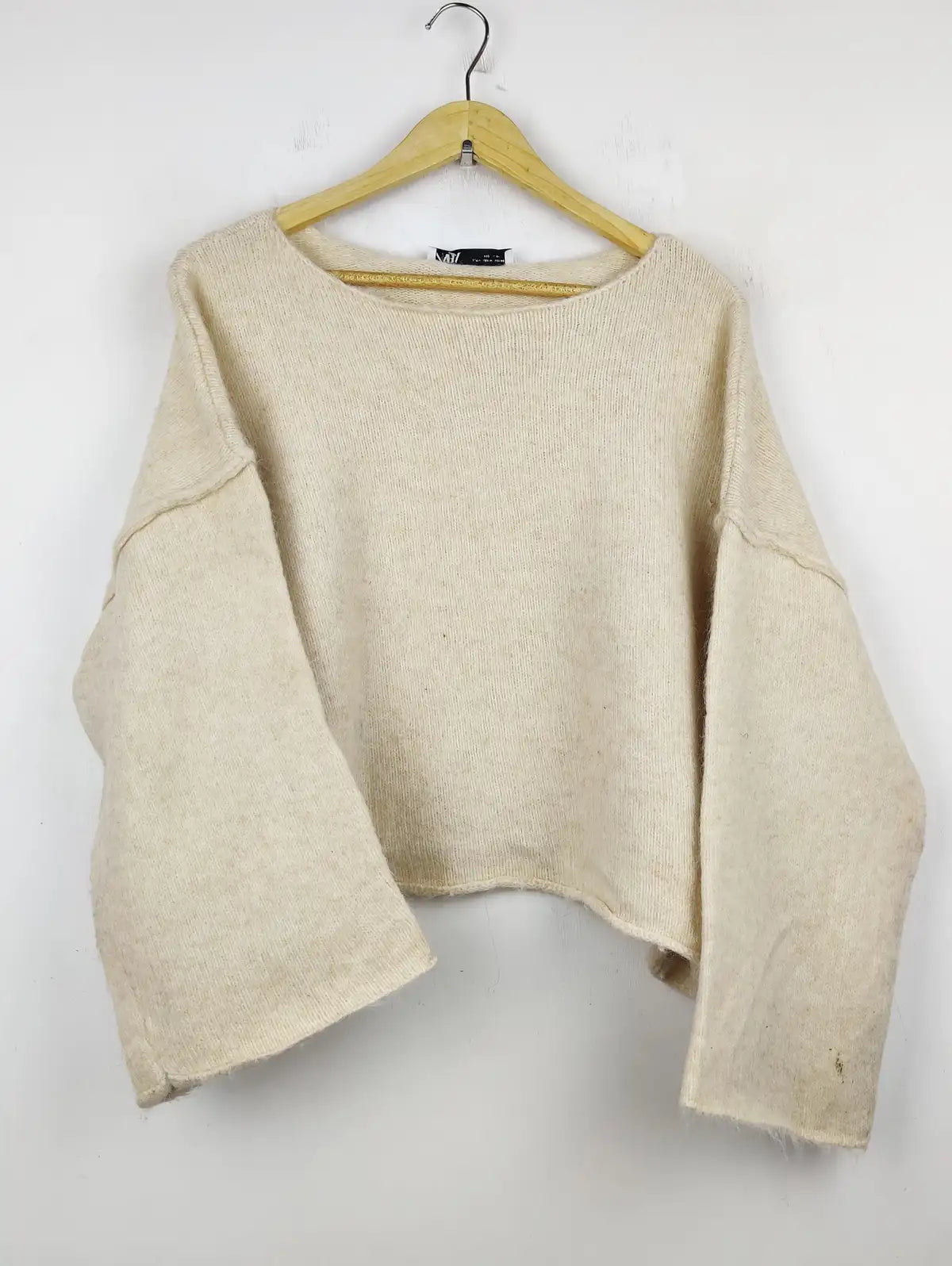 Buy online pre-used pre-loved 100% authentic & Original branded Zara (WT-5307) available in Pakistan. Top international brands avilable.