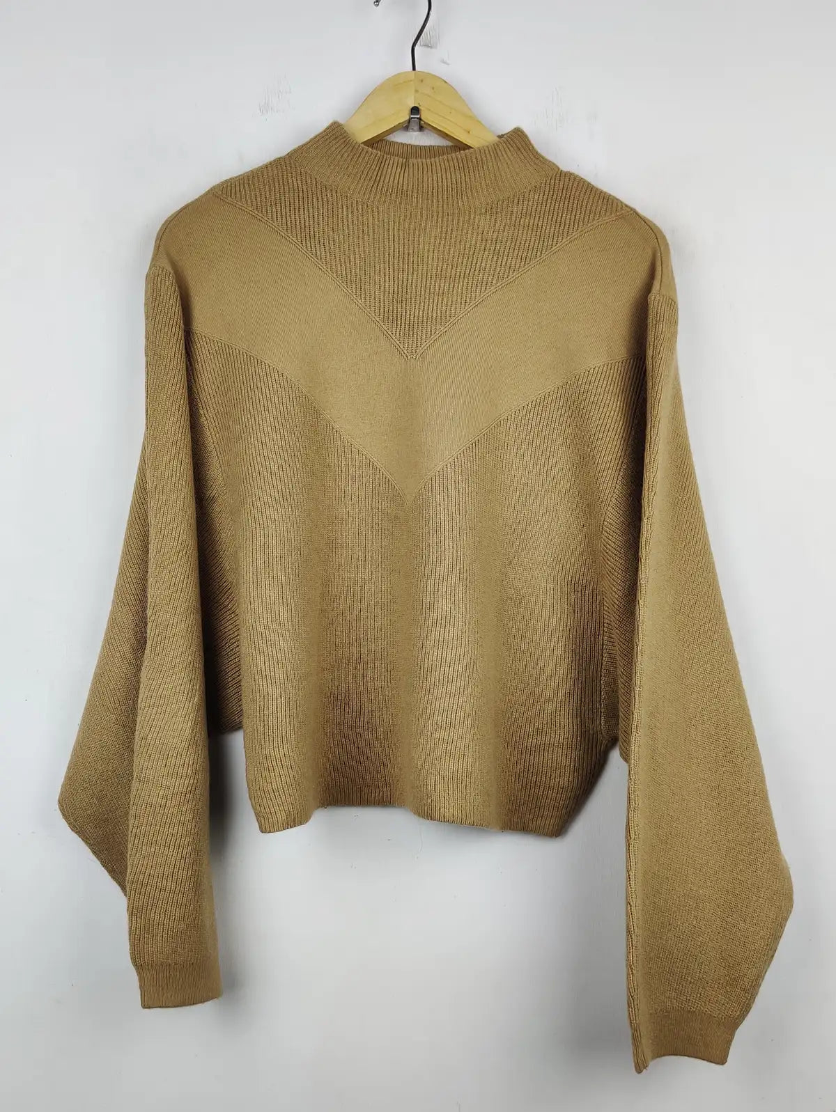 Buy online pre-used pre-loved 100% authentic & Original branded H&M (WT-5308) available in Pakistan. Top international brands avilable.