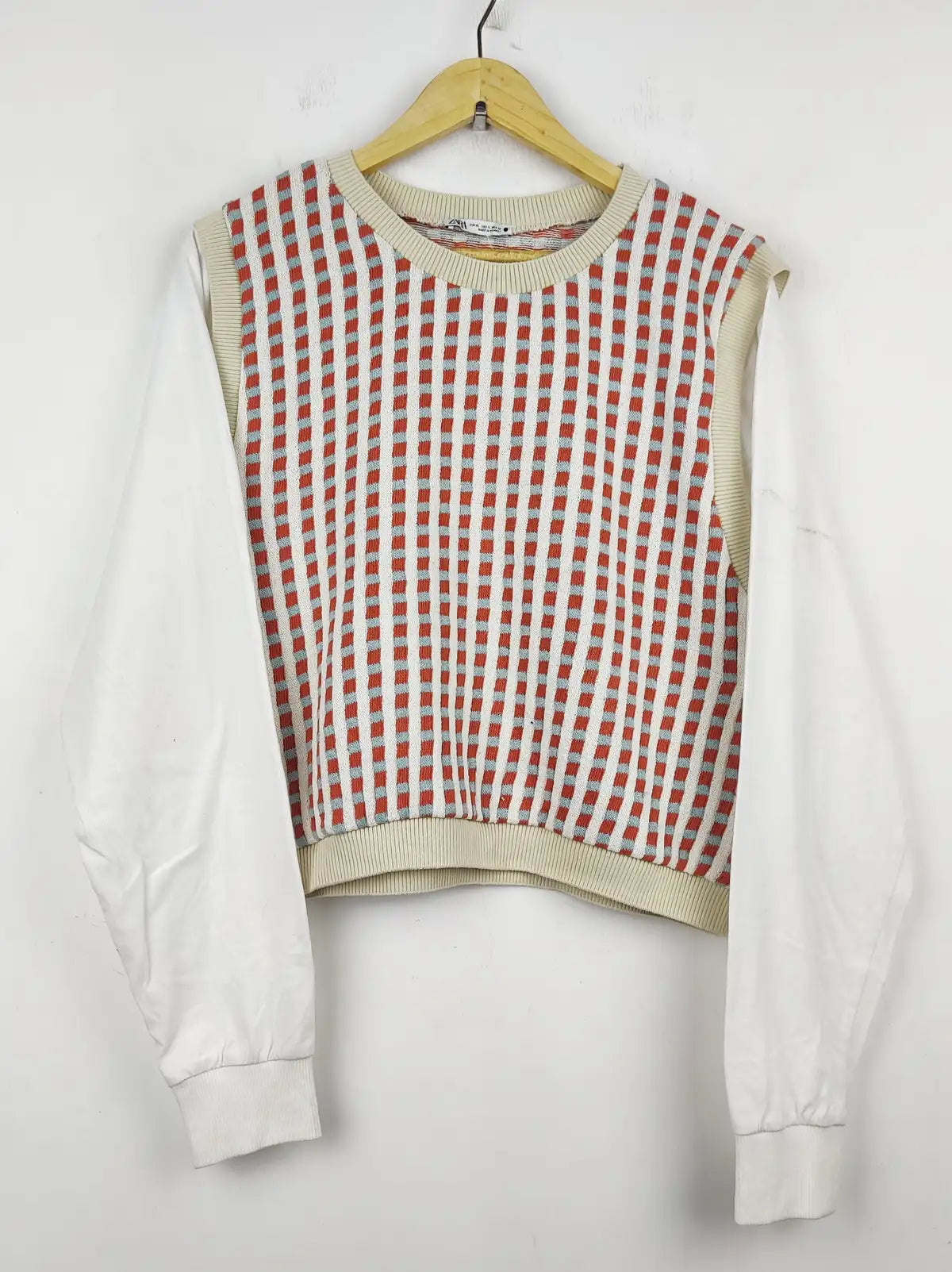 Buy online pre-used pre-loved 100% authentic & Original branded Zara (WT-5348) available in Pakistan. Top international brands avilable.