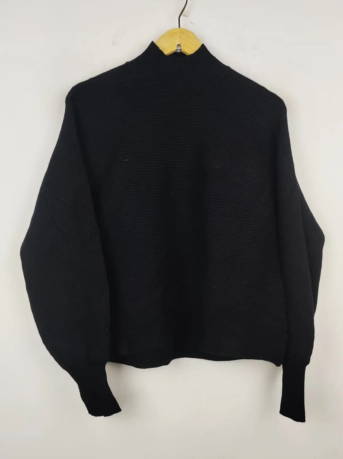 Buy online pre-used pre-loved 100% authentic & Original branded Bershka (WT-5349) available in Pakistan. Top international brands avilable.