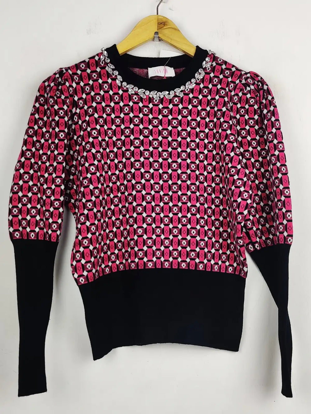 Buy online pre-used pre-loved 100% authentic & Original branded Savida (WT-5384) available in Pakistan. Top international brands avilable.