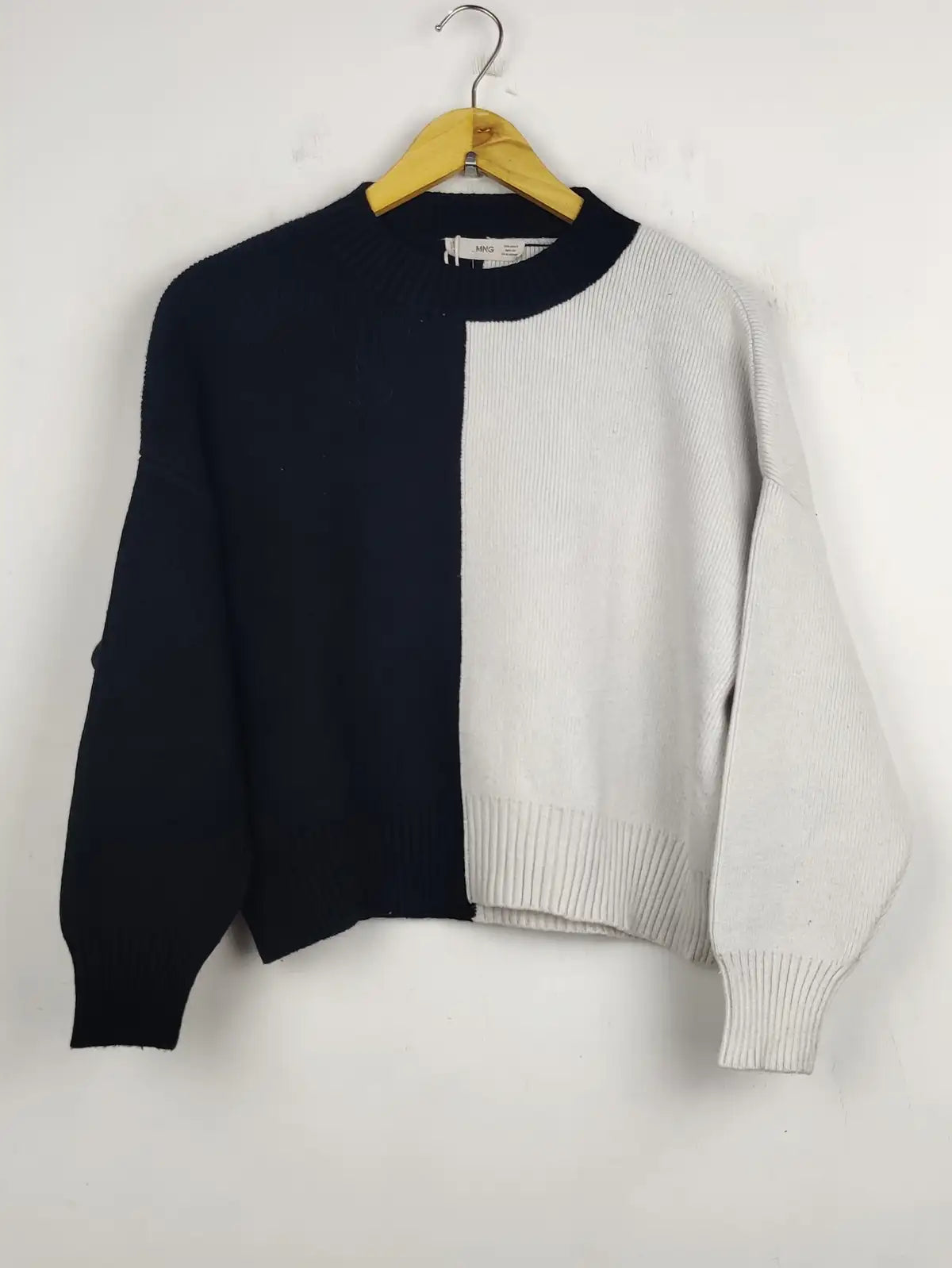Buy online pre-used pre-loved 100% authentic & Original branded Mango (WT-5392) available in Pakistan. Top international brands avilable.