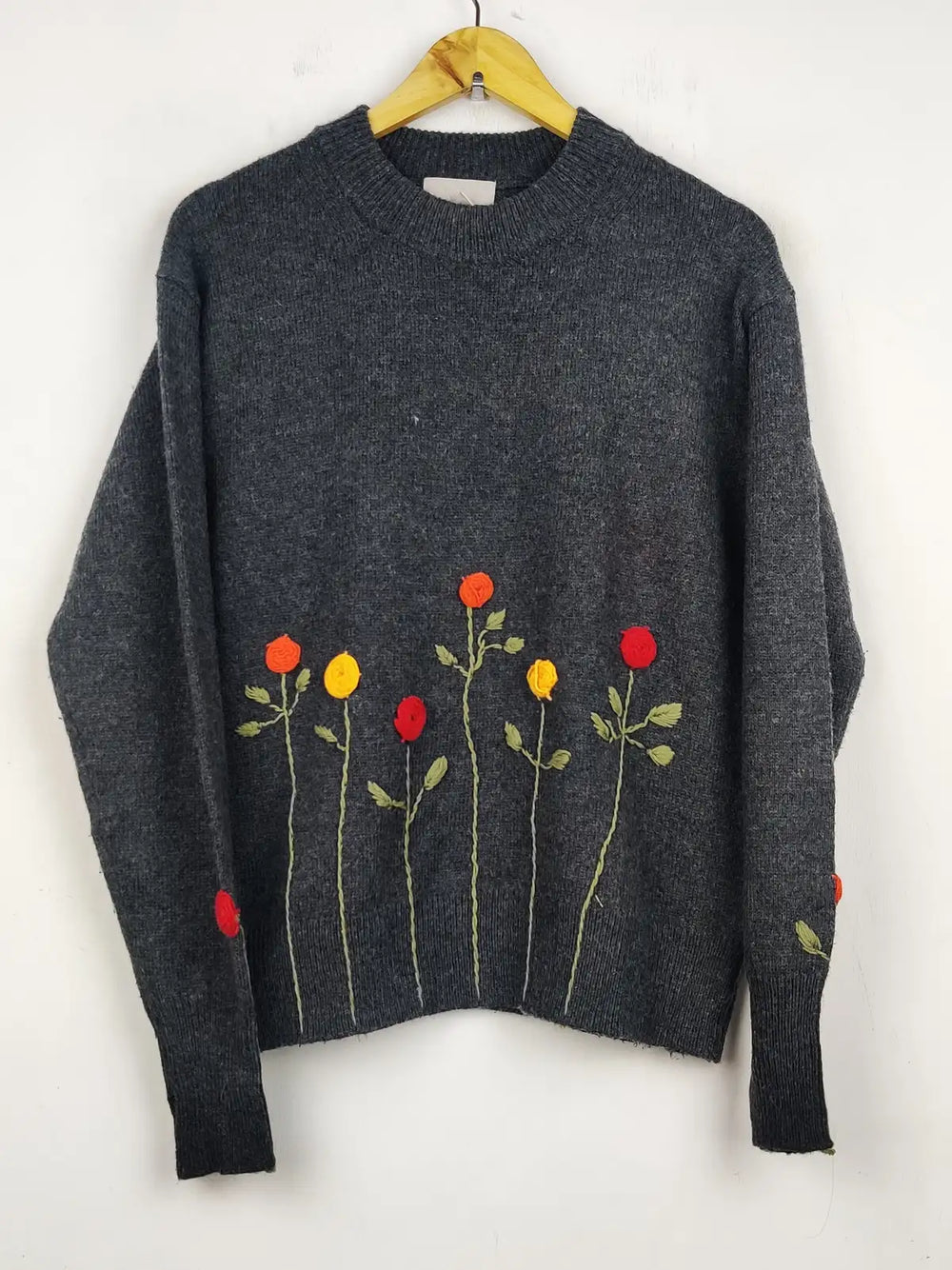 Buy online pre-used pre-loved 100% authentic & Original branded H&M (WT-5394) available in Pakistan. Top international brands avilable.