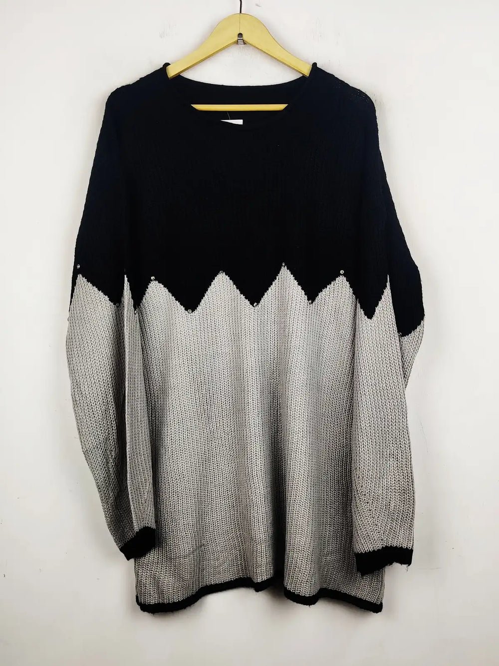 Buy online pre-used pre-loved 100% authentic & Original branded Shein (WT-5418) available in Pakistan. Top international brands avilable.
