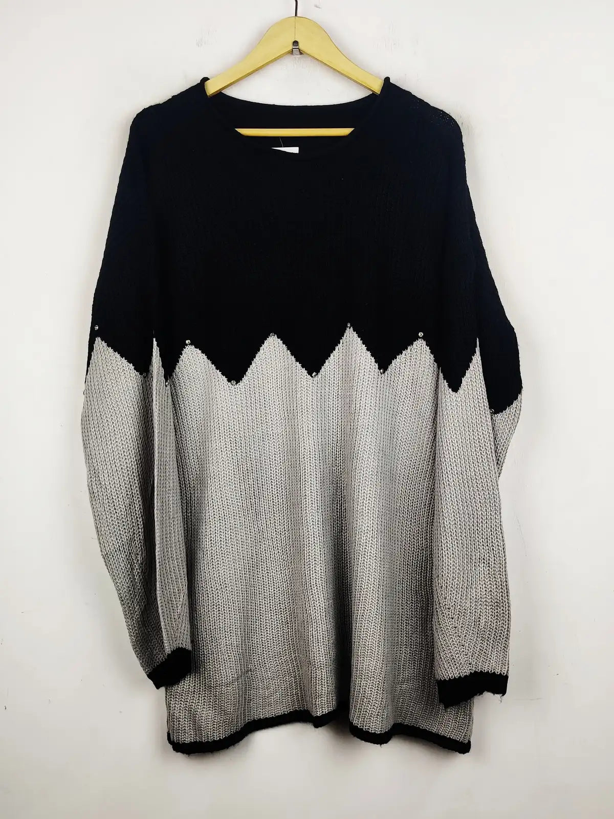 Buy online pre-used pre-loved 100% authentic & Original branded Shein (WT-5418) available in Pakistan. Top international brands avilable.
