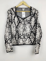 Buy online pre-used pre-loved 100% authentic & Original branded River Island (WT-5500) available in Pakistan. Top international brands avilable.