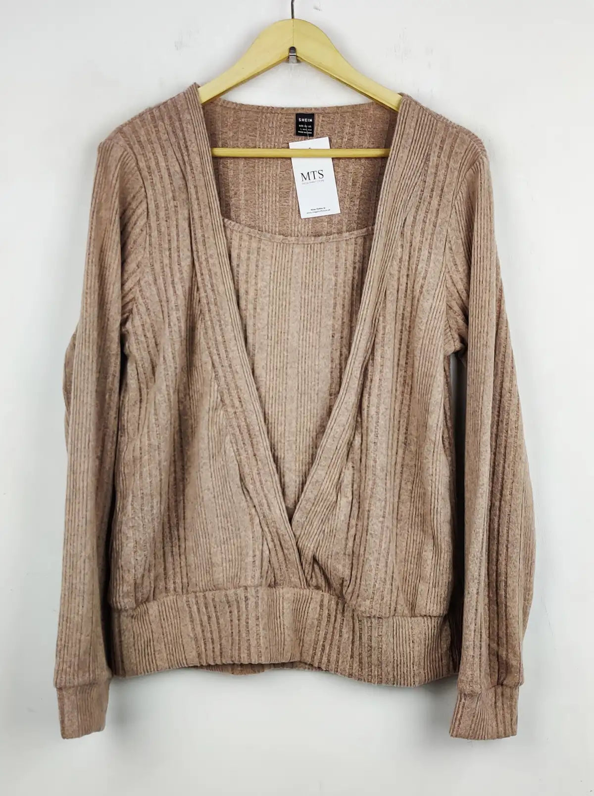Buy online pre-used pre-loved 100% authentic & Original branded Shein (WT-5523) available in Pakistan. Top international brands avilable.