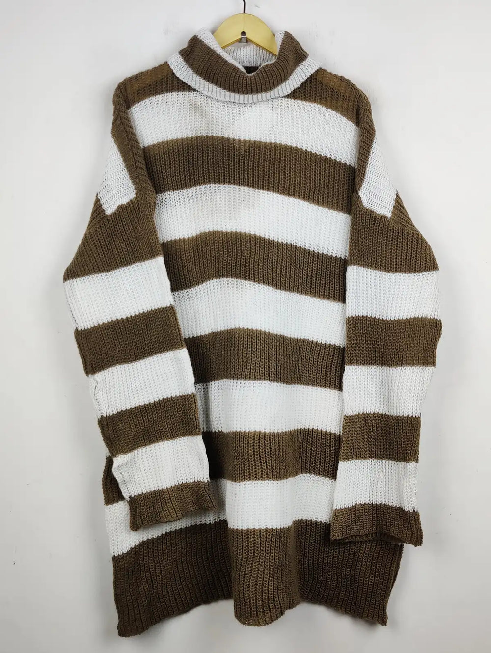 Buy online pre-used pre-loved 100% authentic & Original branded Shein (WT-5536) available in Pakistan. Top international brands avilable.