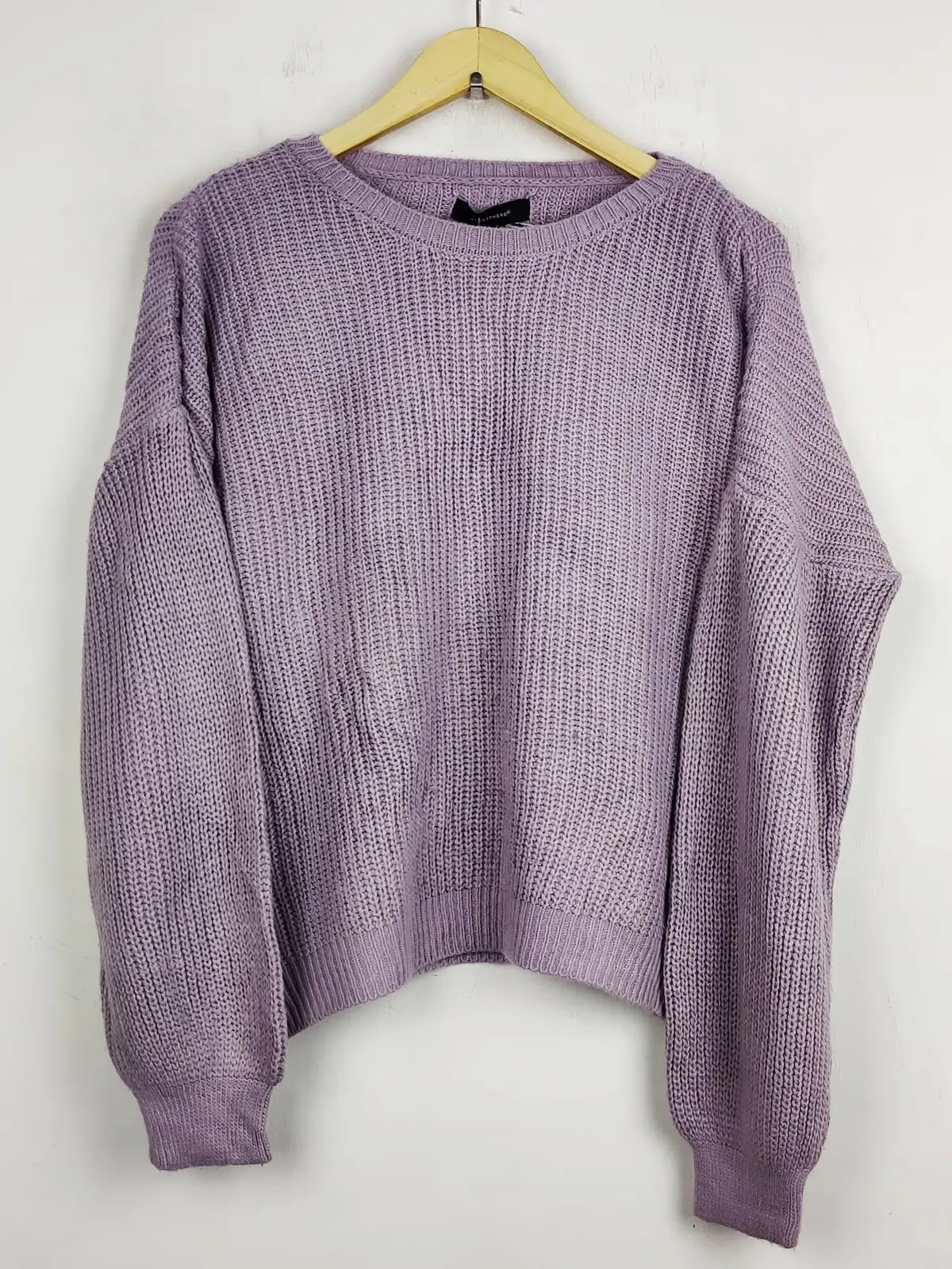 Buy online pre-used pre-loved 100% authentic & Original branded Atmosphere (WT-5551) available in Pakistan. Top international brands avilable.