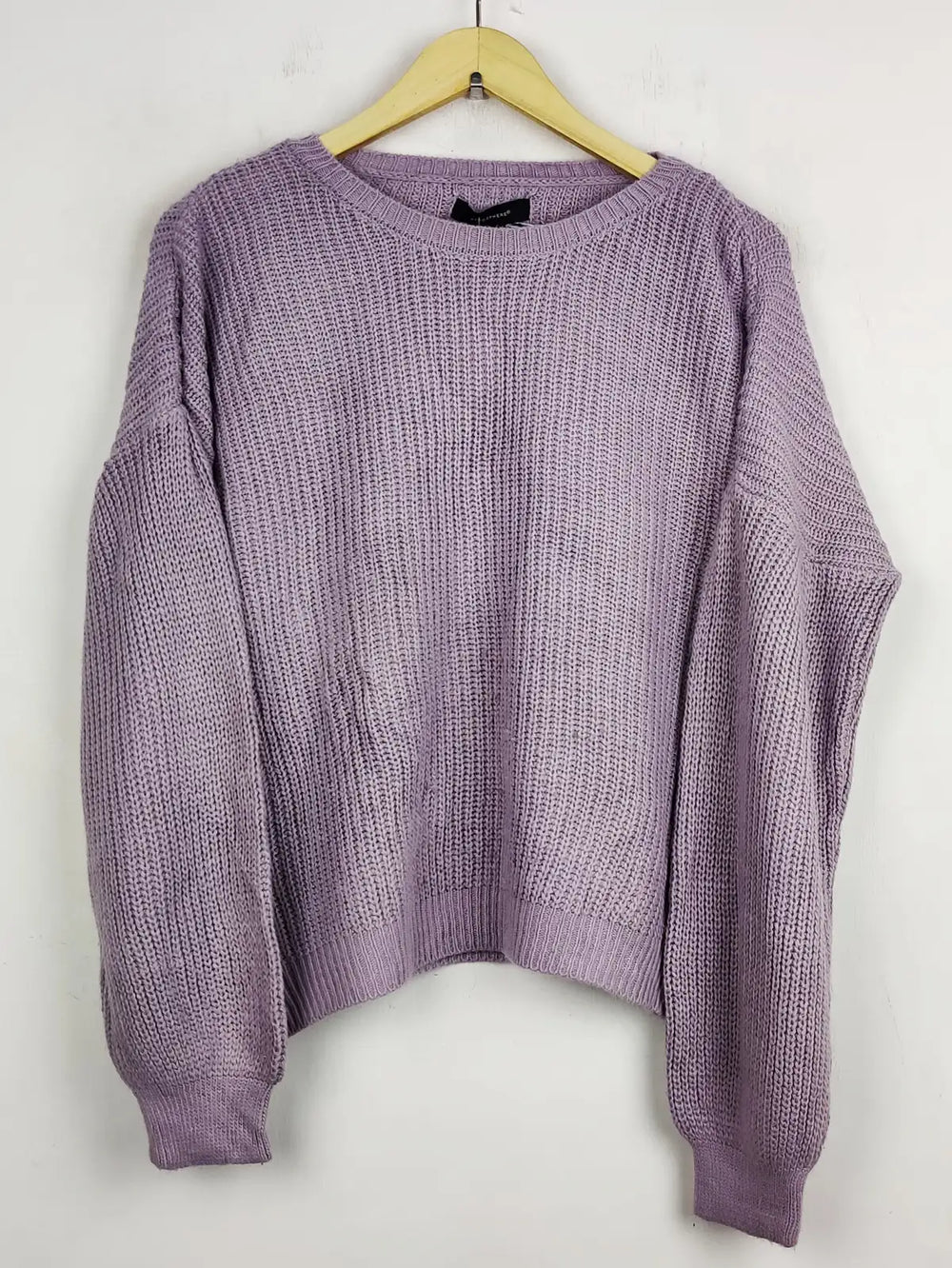 Buy online pre-used pre-loved 100% authentic & Original branded Atmosphere (WT-5551) available in Pakistan. Top international brands avilable.