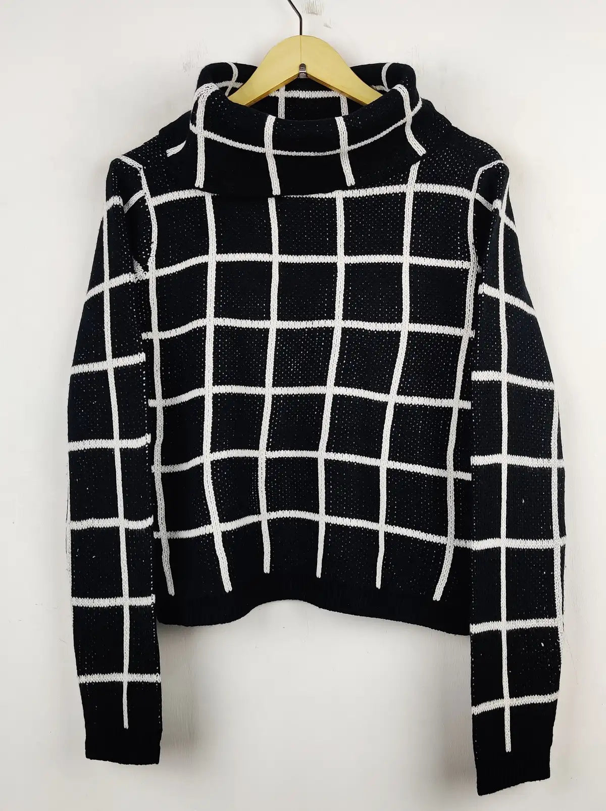 Buy online pre-used pre-loved 100% authentic & Original branded Shein (WT-5594) available in Pakistan. Top international brands avilable.