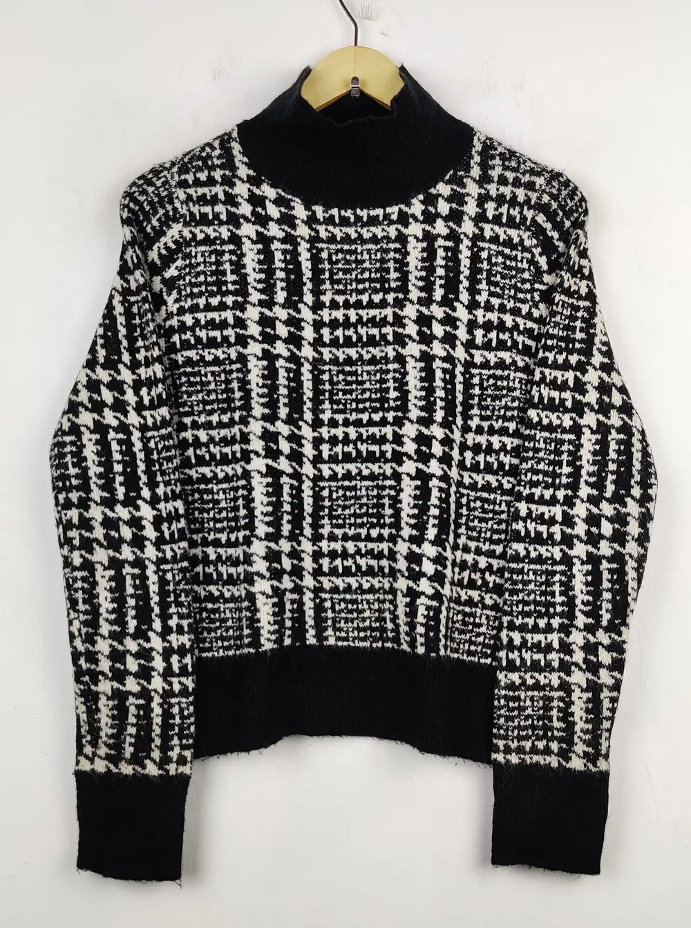 Buy online pre-used pre-loved 100% authentic & Original branded Vero Moda (WT-5616) available in Pakistan. Top international brands avilable.