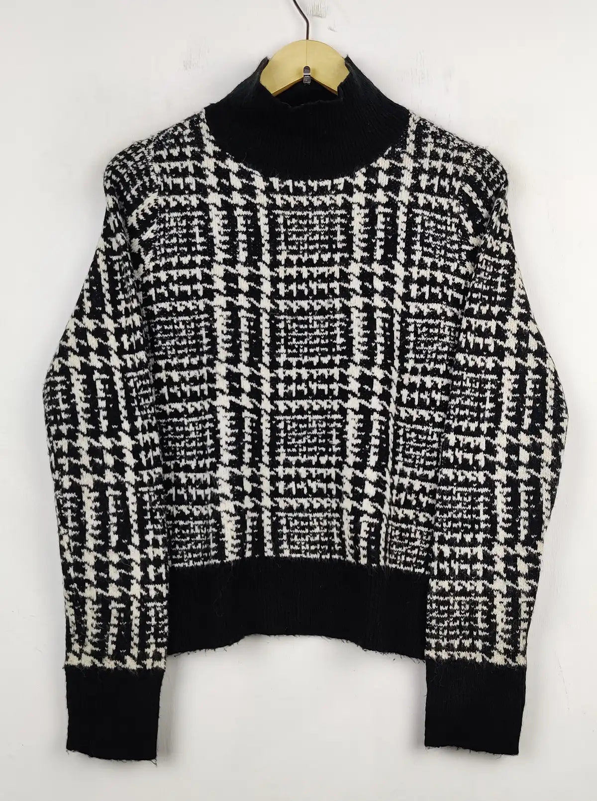 Buy online pre-used pre-loved 100% authentic & Original branded Vero Moda (WT-5616) available in Pakistan. Top international brands avilable.