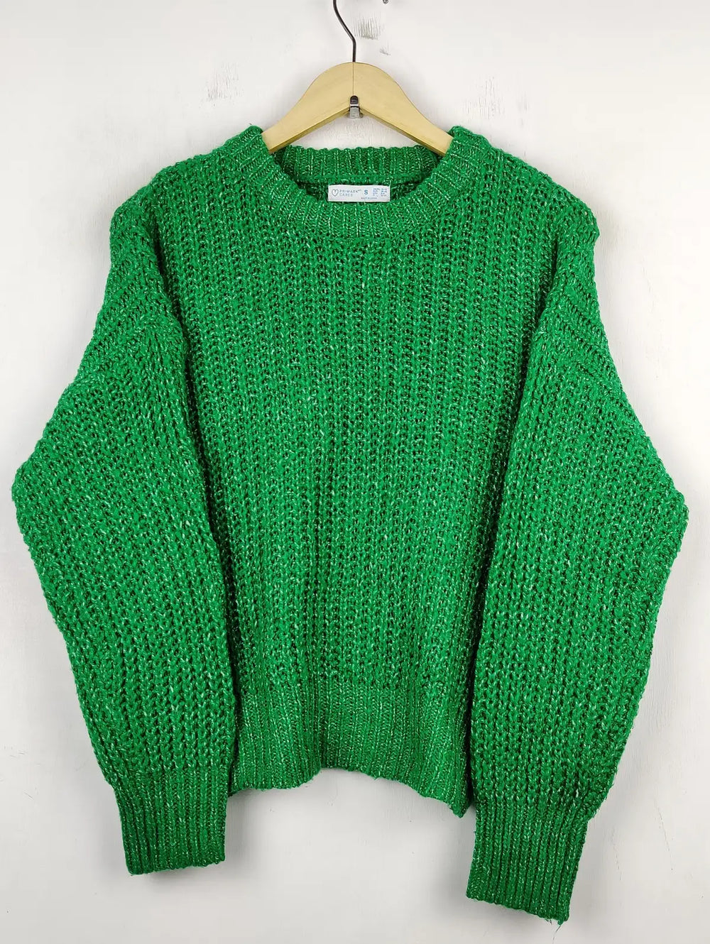 Buy online pre-used pre-loved 100% authentic & Original branded Primark (WT-5632) available in Pakistan. Top international brands avilable.