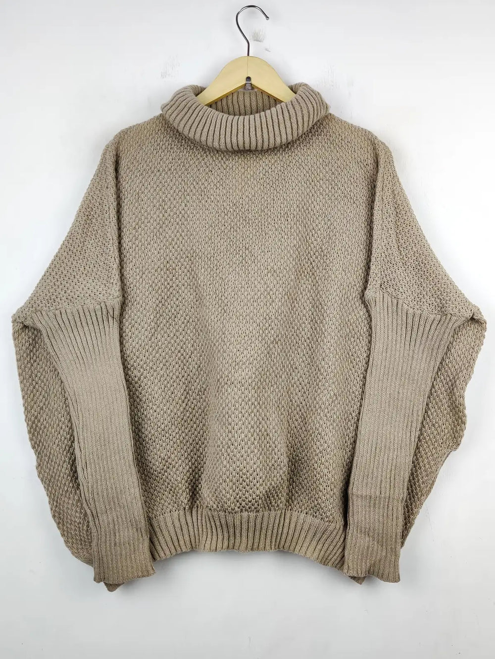 Buy online pre-used pre-loved 100% authentic & Original branded Unknown Brand (WT-5650) available in Pakistan. Top international brands avilable.