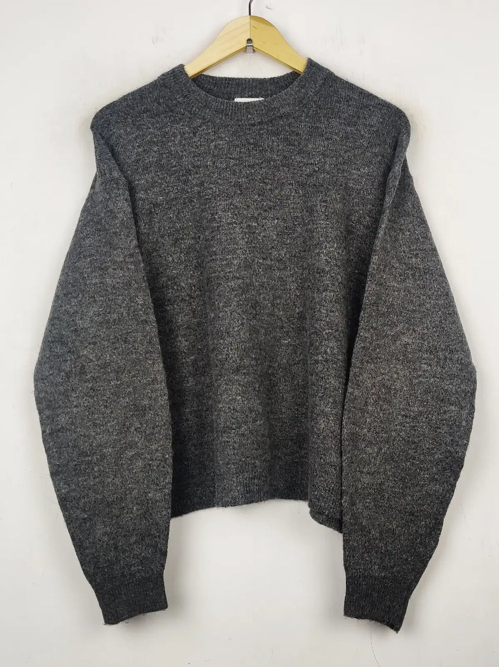 Buy online pre-used pre-loved 100% authentic & Original branded H&M (WT-5723) available in Pakistan. Top international brands avilable.
