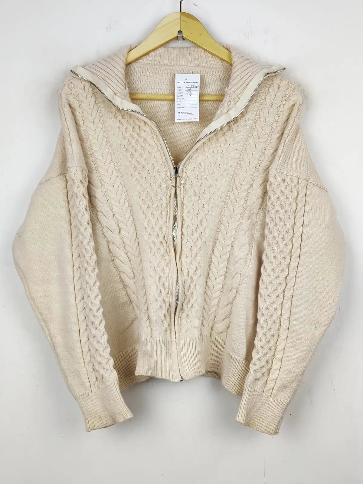 Buy online pre-used pre-loved 100% authentic & Original branded Unknown Brand (WT-5797) available in Pakistan. Top international brands avilable.