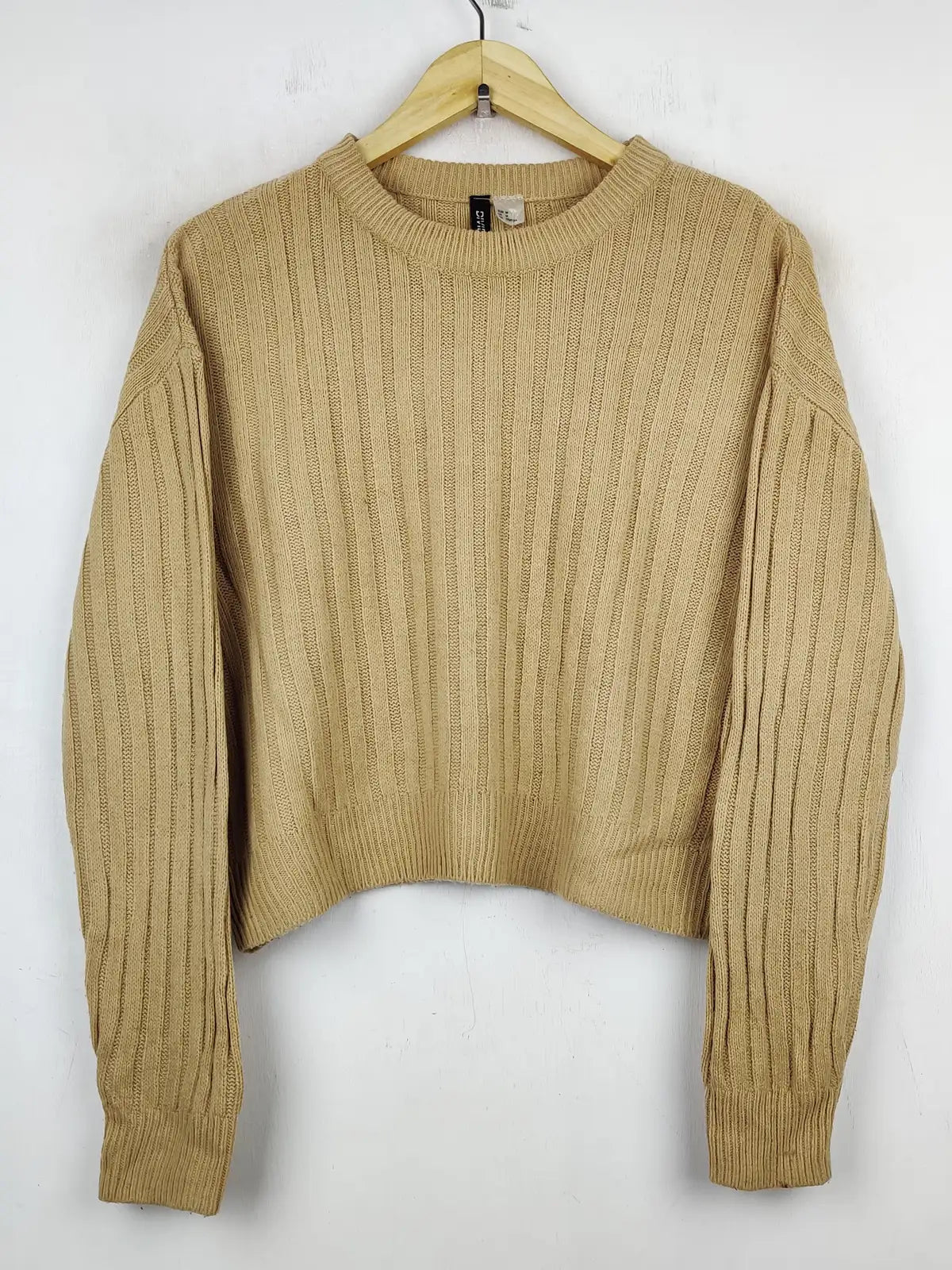 Buy online pre-used pre-loved 100% authentic & Original branded H&M (WT-5820) available in Pakistan. Top international brands avilable.