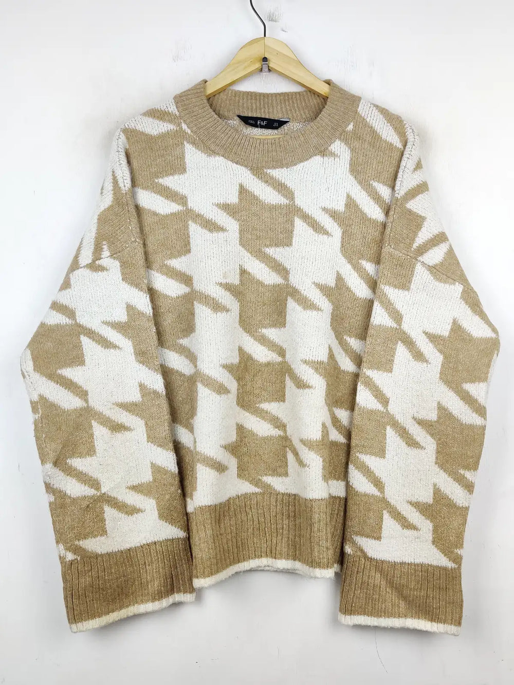 Buy online pre-used pre-loved 100% authentic & Original branded F&F (WT-5826) available in Pakistan. Top international brands avilable.