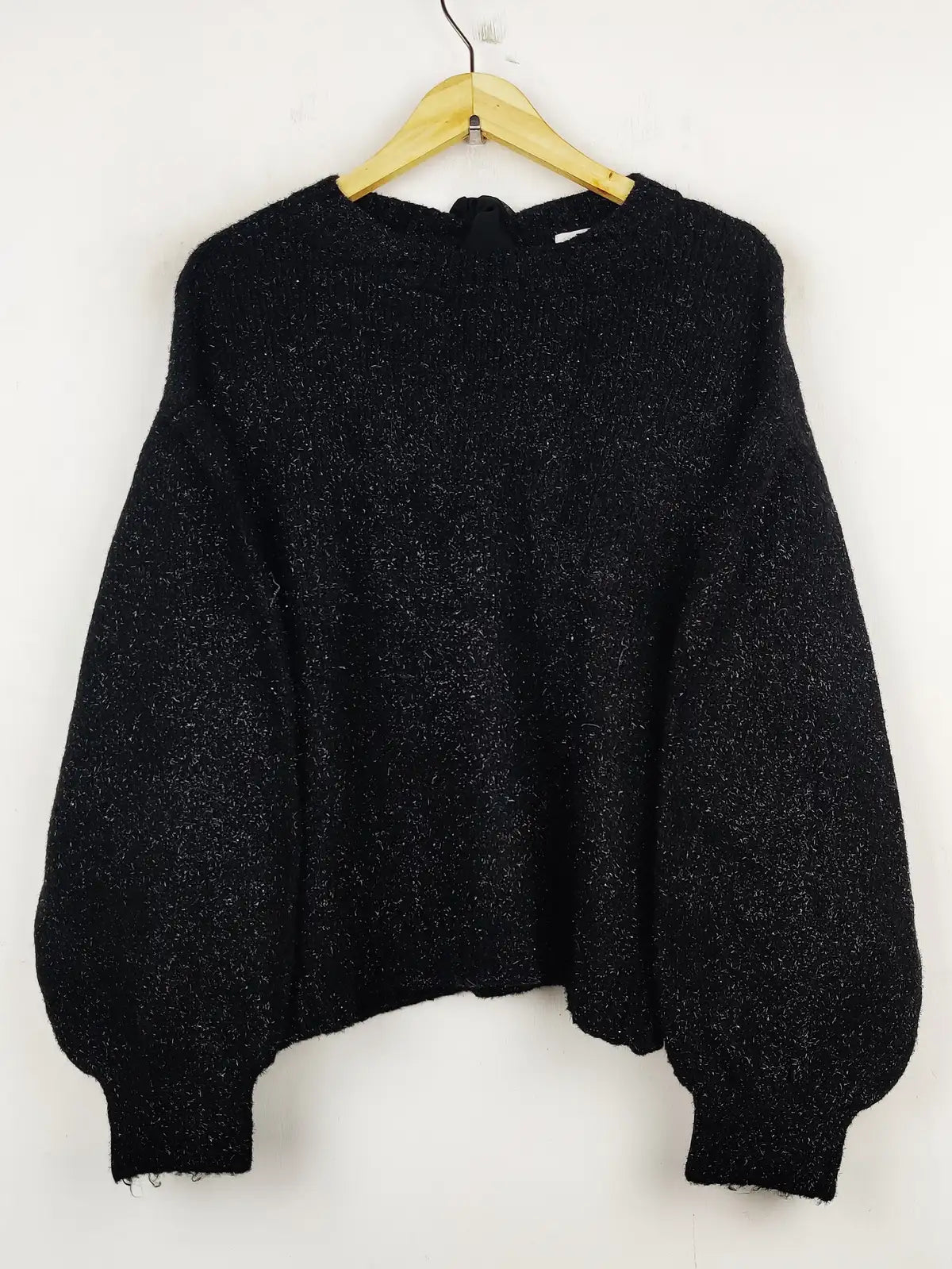 Buy online pre-used pre-loved 100% authentic & Original branded Tu (WT-5827) available in Pakistan. Top international brands avilable.