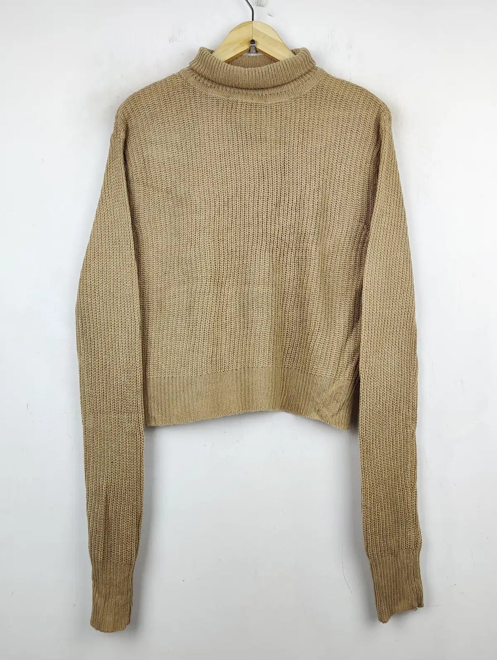 Buy online pre-used pre-loved 100% authentic & Original branded Qed London (WT-5829) available in Pakistan. Top international brands avilable.