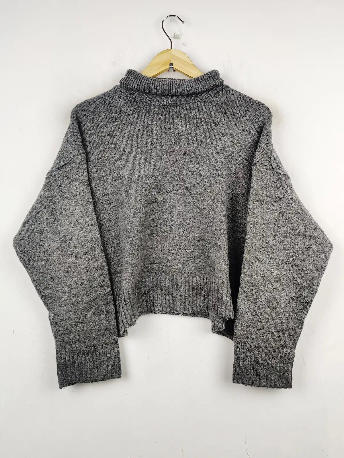 Buy online pre-used pre-loved 100% authentic & Original branded Zara (WT-5842) available in Pakistan. Top international brands avilable.